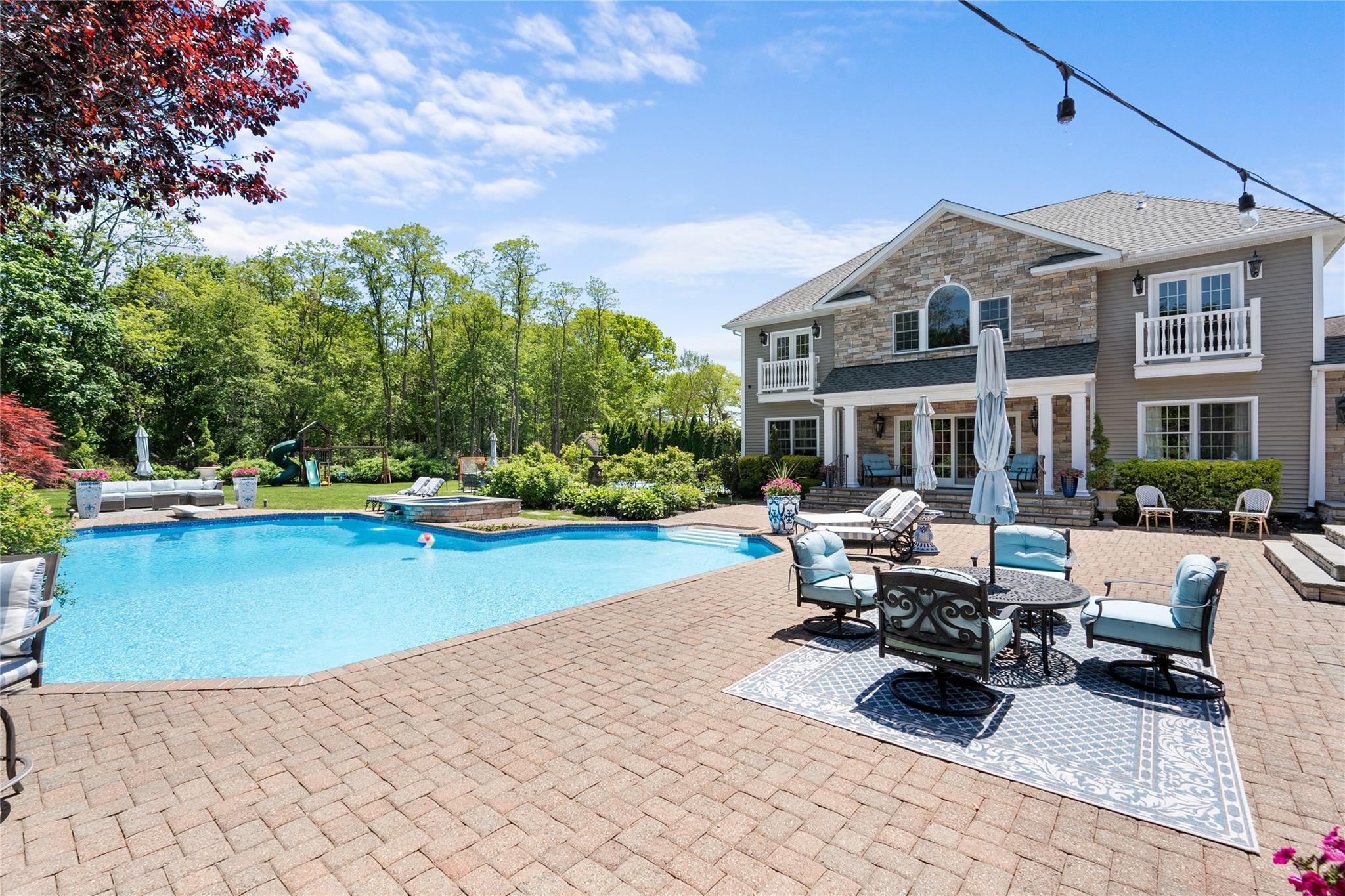 Single Family Crick Holly  Suffolk County, NY 11730, MLS-867363-32