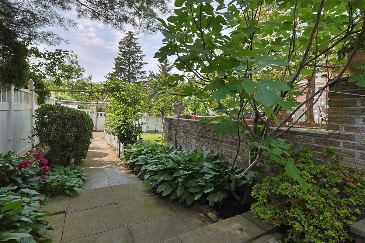 Single Family Deepdale  Queens, NY 11362, MLS-867385-25