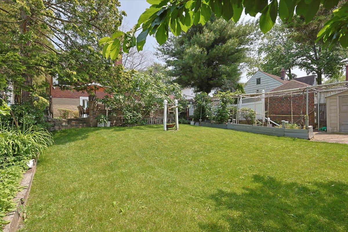 Single Family Deepdale  Queens, NY 11362, MLS-867385-29