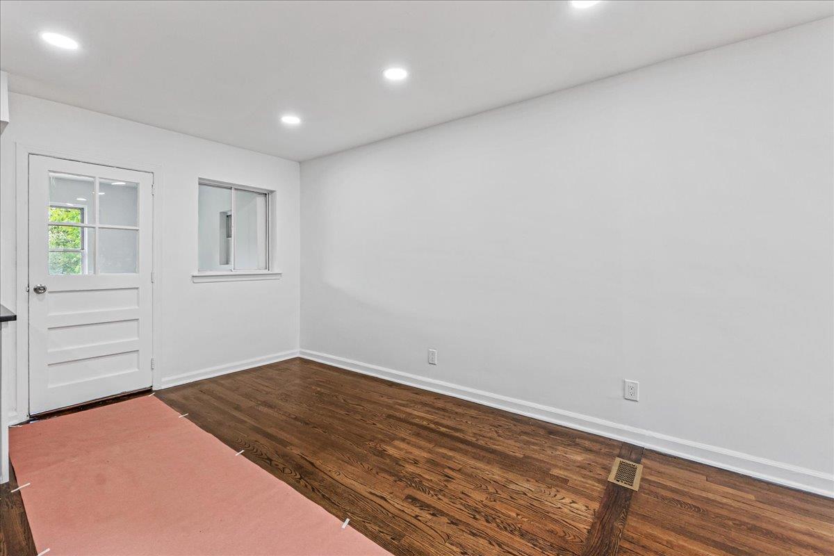Single Family 219th  Bronx, NY 10469, MLS-867404-10