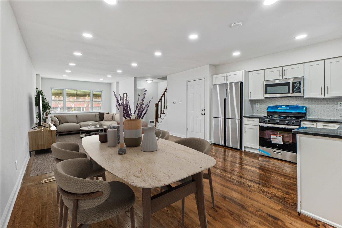 Single Family 219th  Bronx, NY 10469, MLS-867404-11