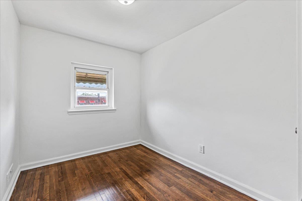 Single Family 219th  Bronx, NY 10469, MLS-867404-21