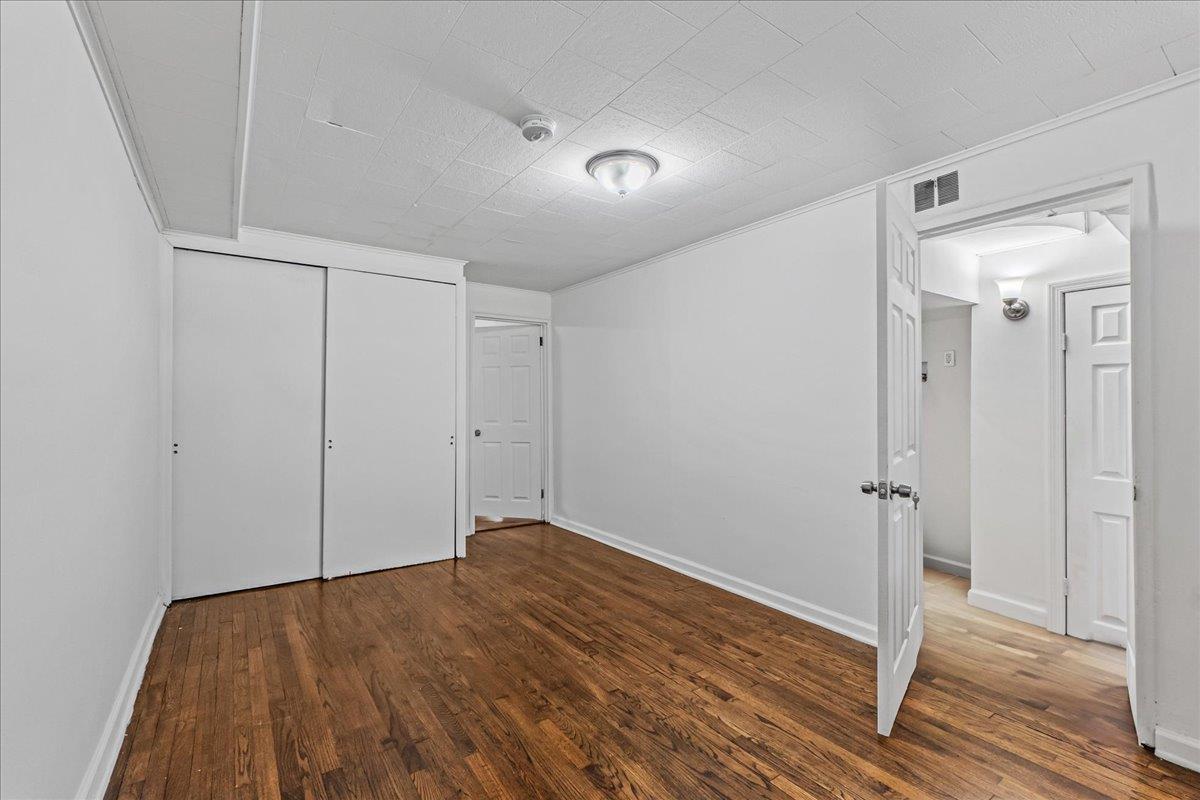 Single Family 219th  Bronx, NY 10469, MLS-867404-5