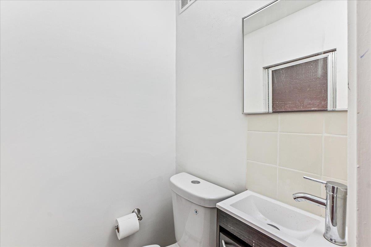 Single Family 219th  Bronx, NY 10469, MLS-867404-7