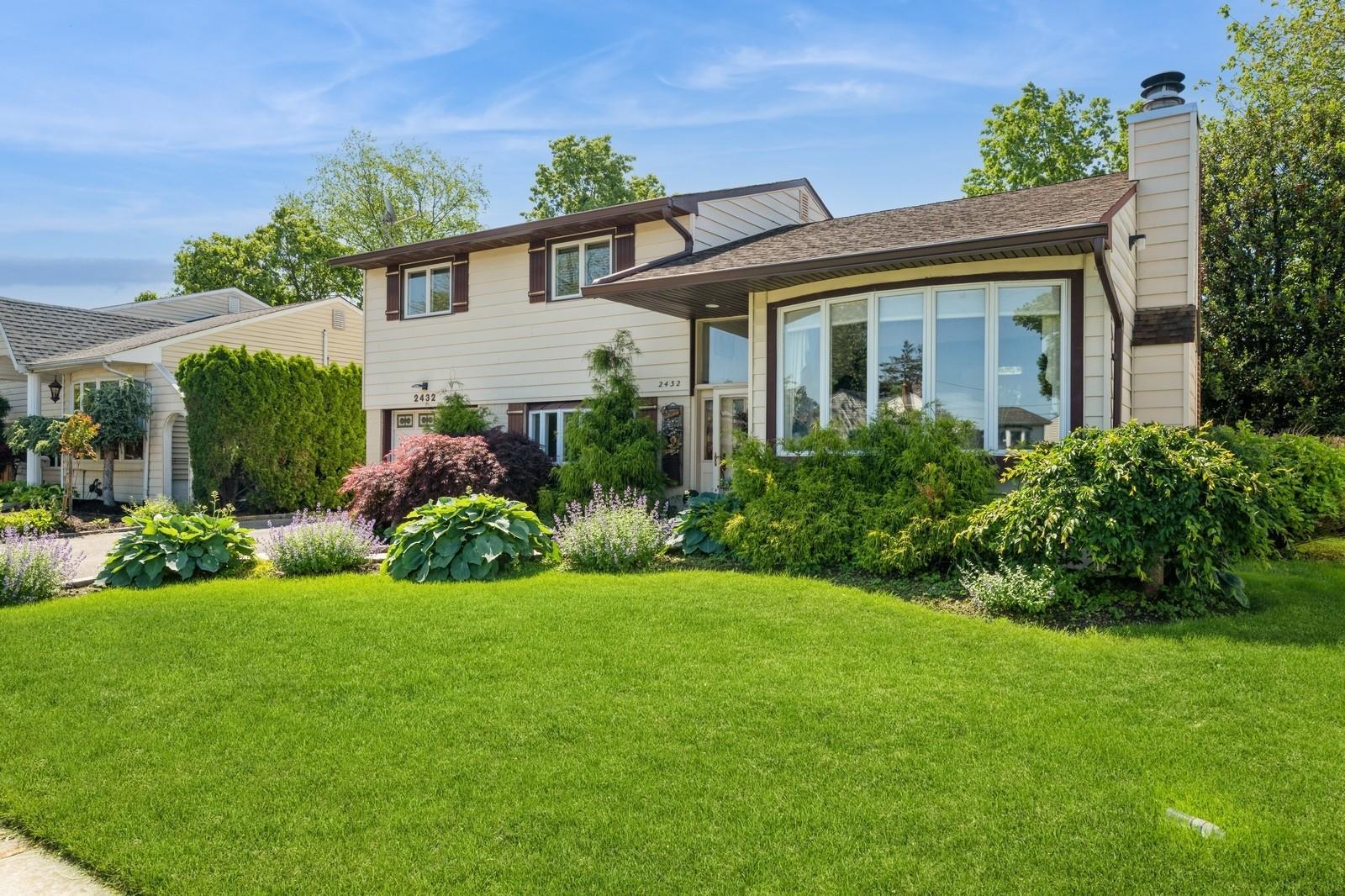 Single Family Cadillac  Nassau County, NY 11554, MLS-867421-2
