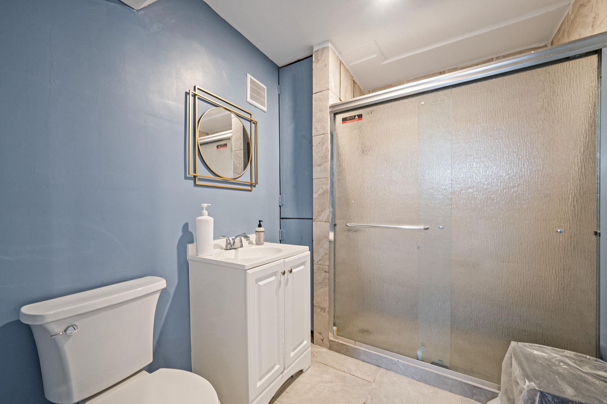 Single Family 7th  Suffolk County, NY 11729, MLS-867436-27