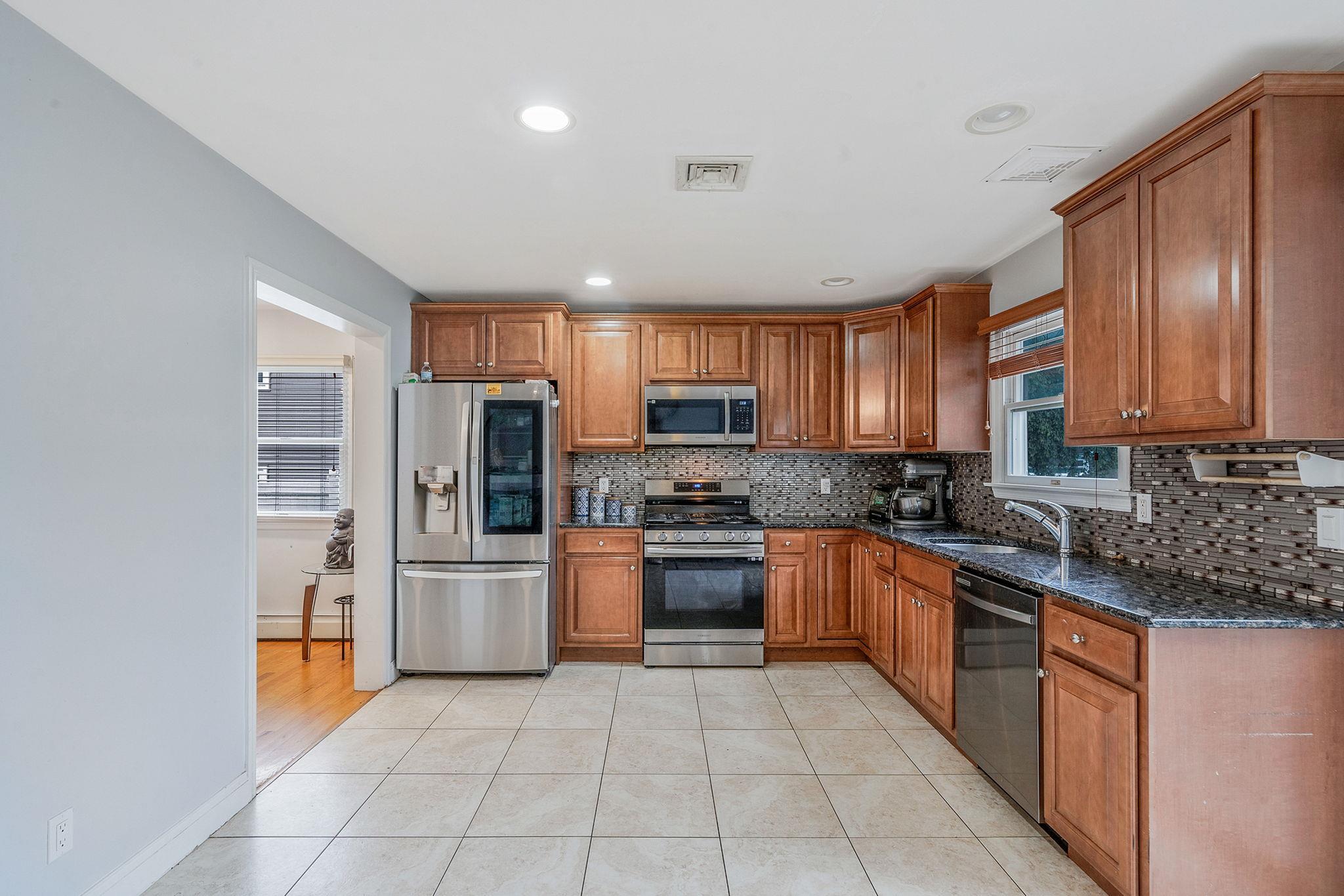 Single Family 7th  Suffolk County, NY 11729, MLS-867436-8