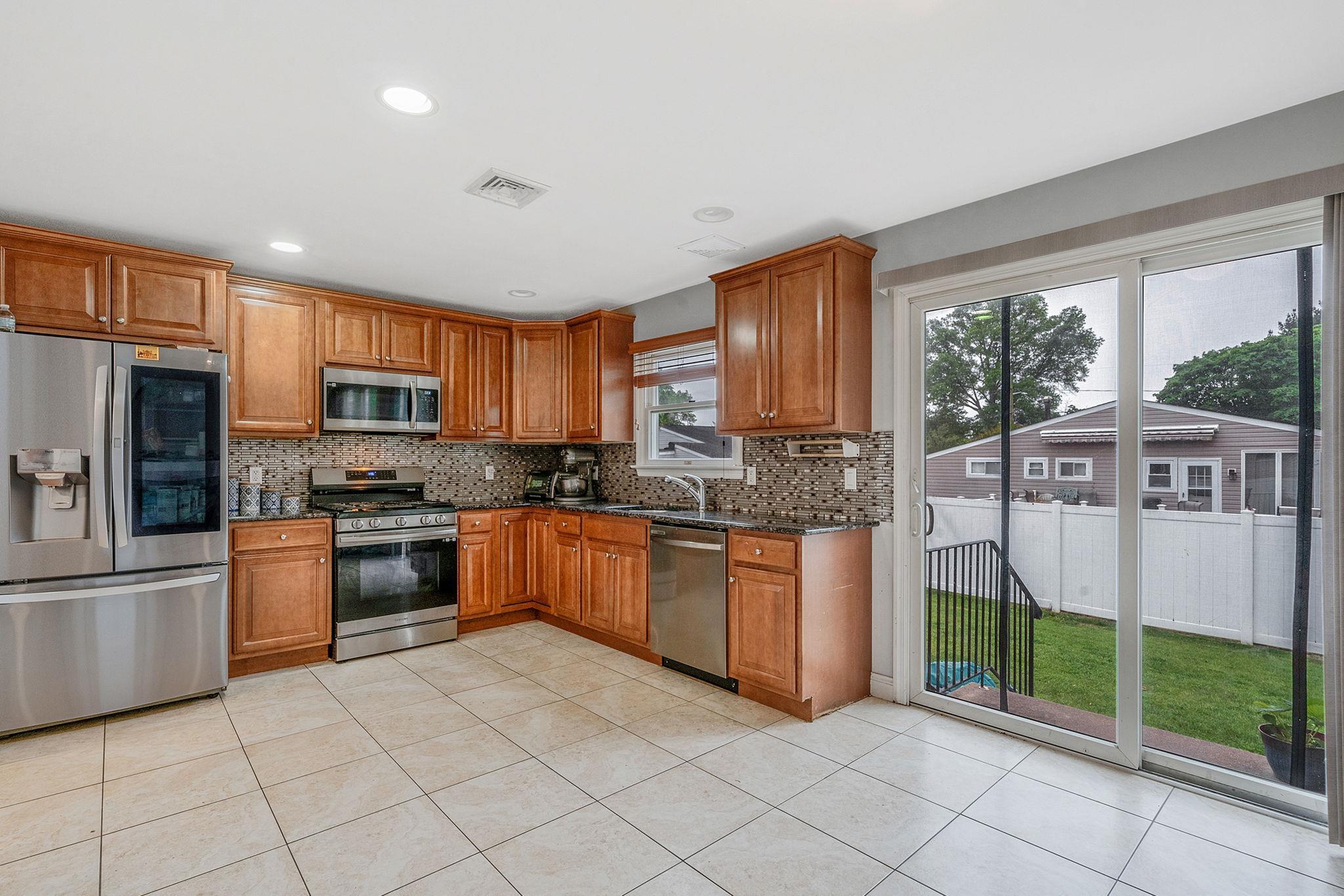 Single Family 7th  Suffolk County, NY 11729, MLS-867436-9