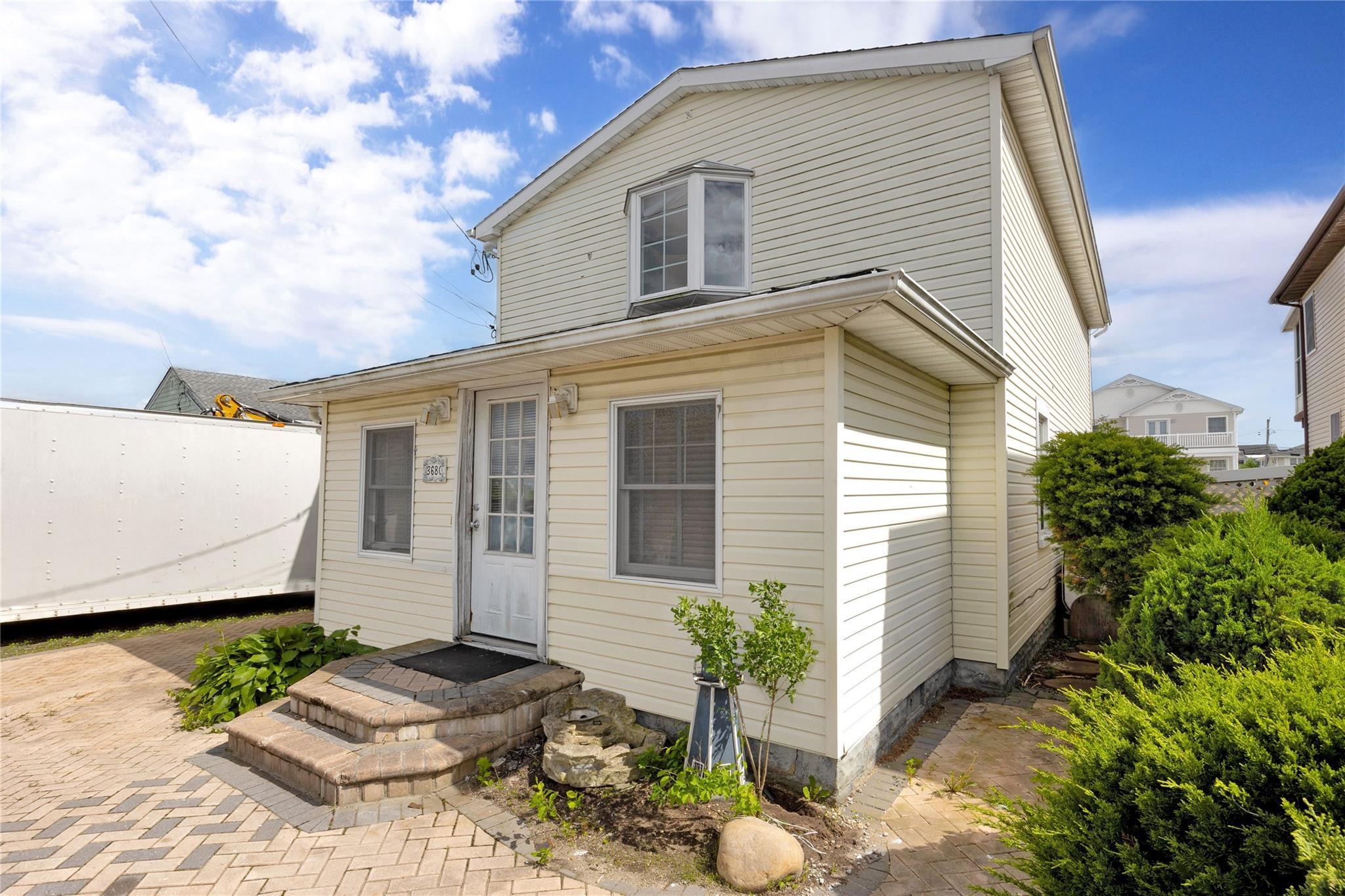 Single Family Naomi  Nassau County, NY 11783, MLS-867444-3