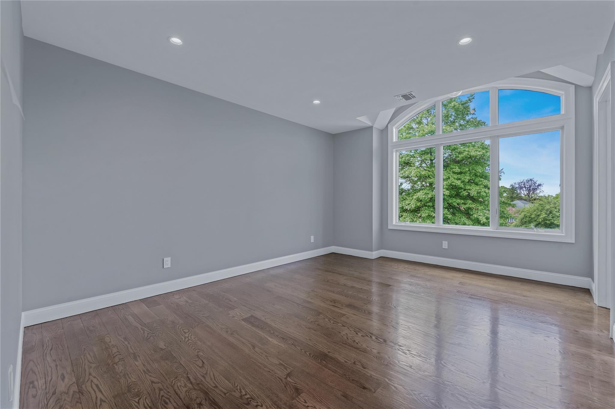 Single Family Grenfell  Nassau County, NY 11020, MLS-867448-24