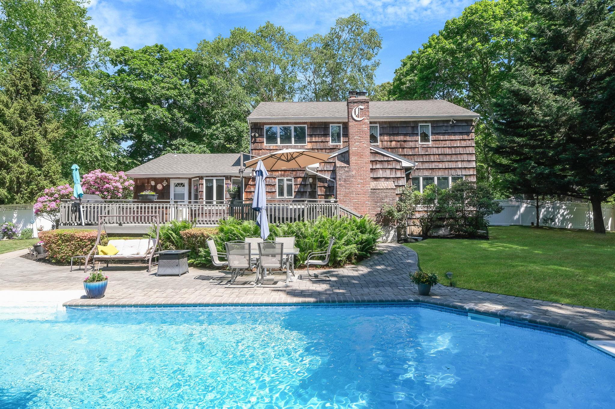 Single Family Blinker Light  Suffolk County, NY 11790, MLS-867479-13