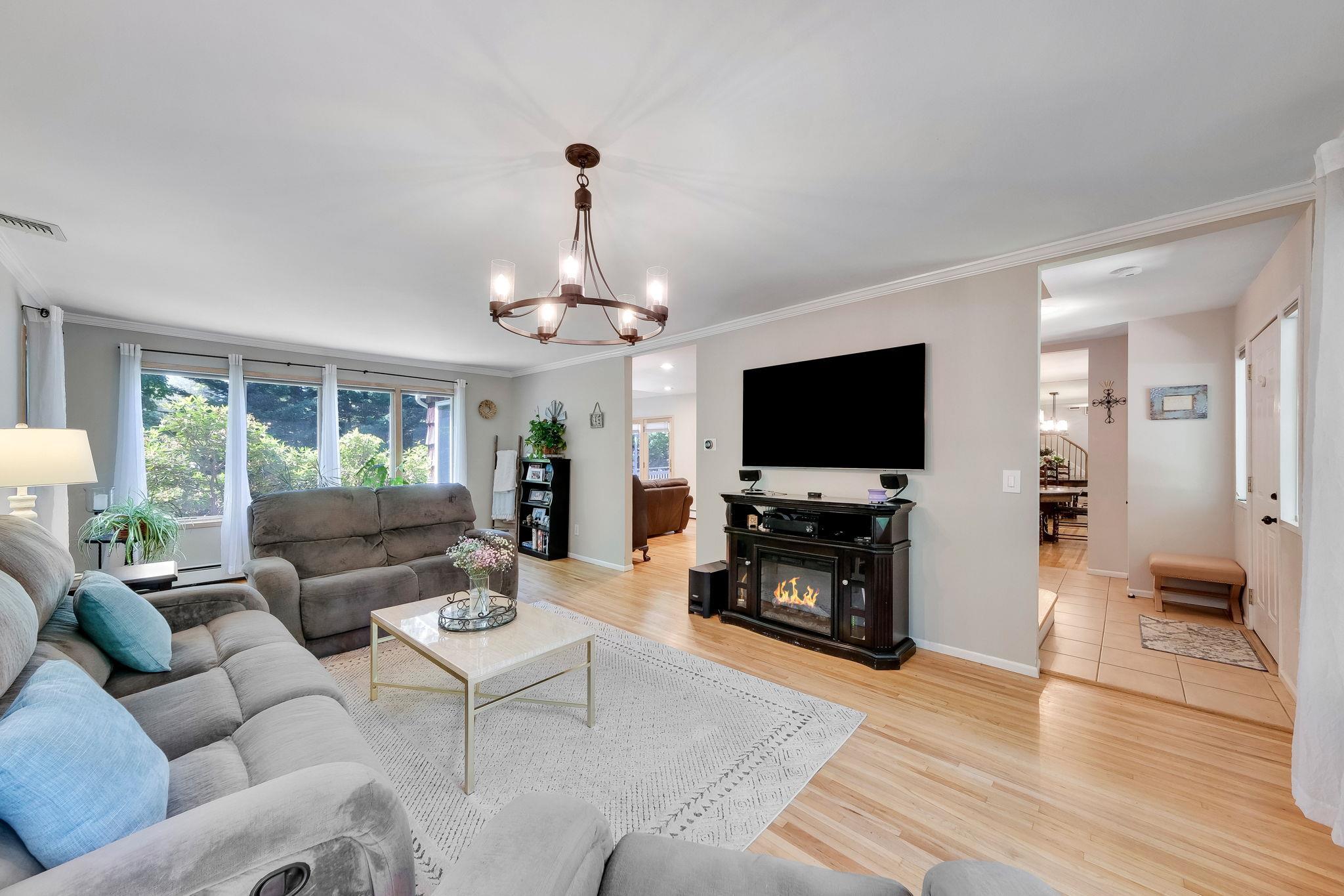 Single Family Blinker Light  Suffolk County, NY 11790, MLS-867479-18