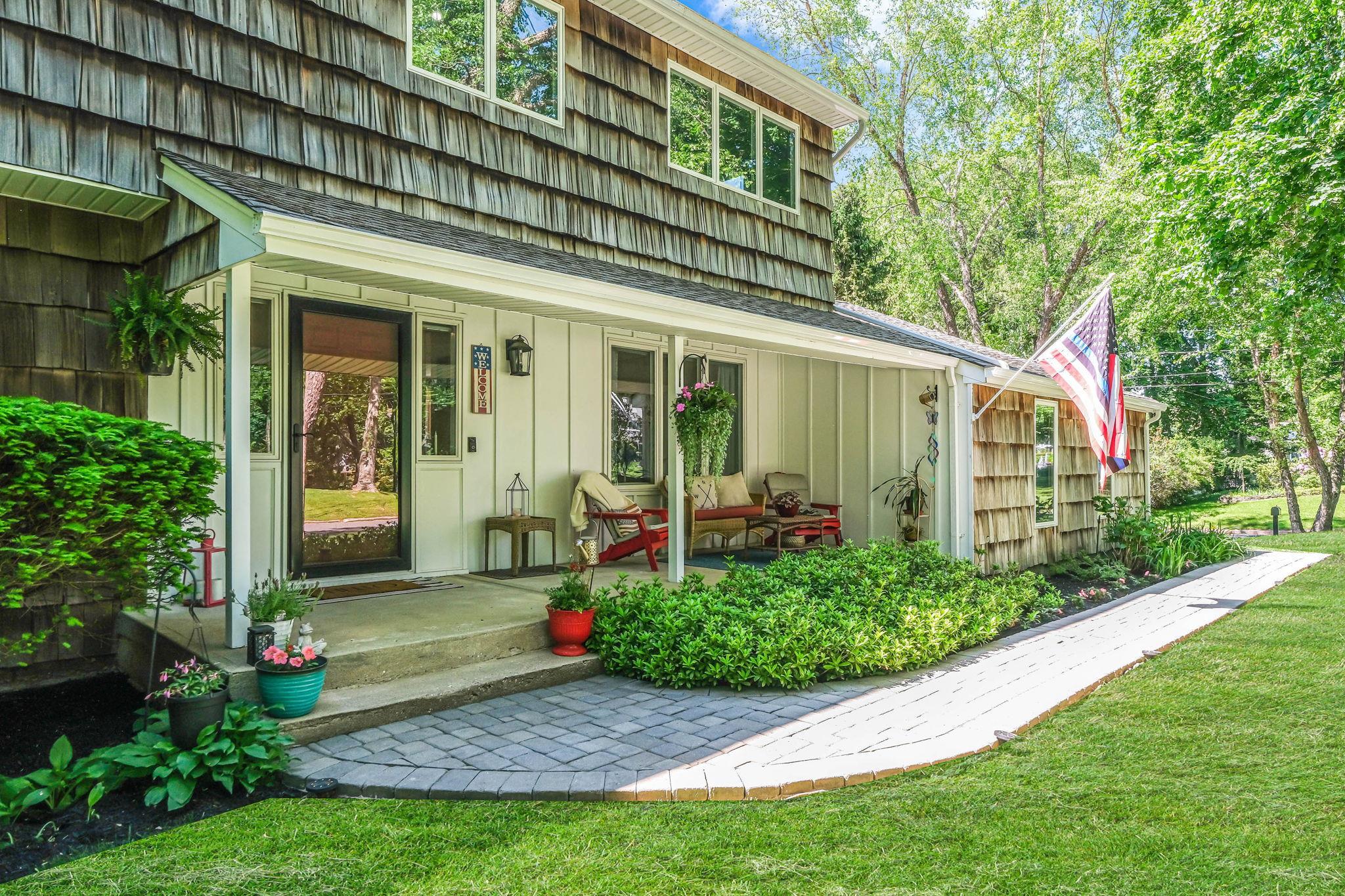 Single Family Blinker Light  Suffolk County, NY 11790, MLS-867479-2