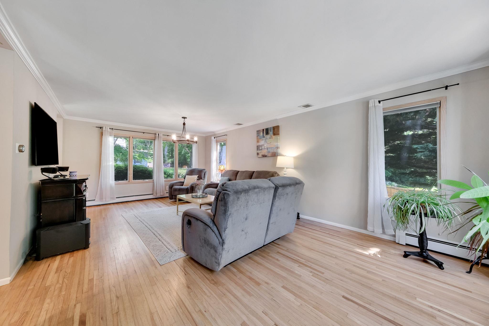 Single Family Blinker Light  Suffolk County, NY 11790, MLS-867479-20