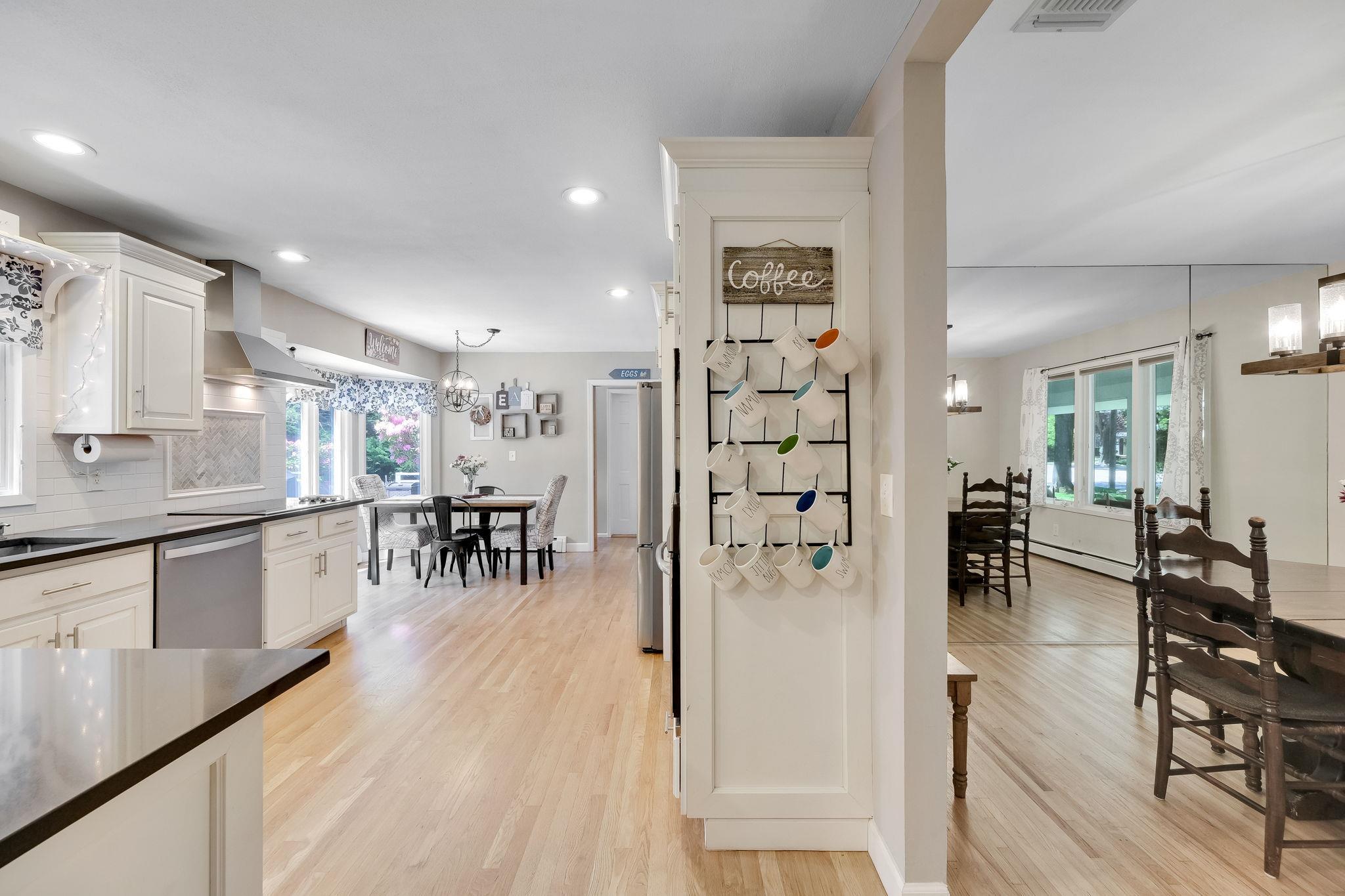 Single Family Blinker Light  Suffolk County, NY 11790, MLS-867479-28