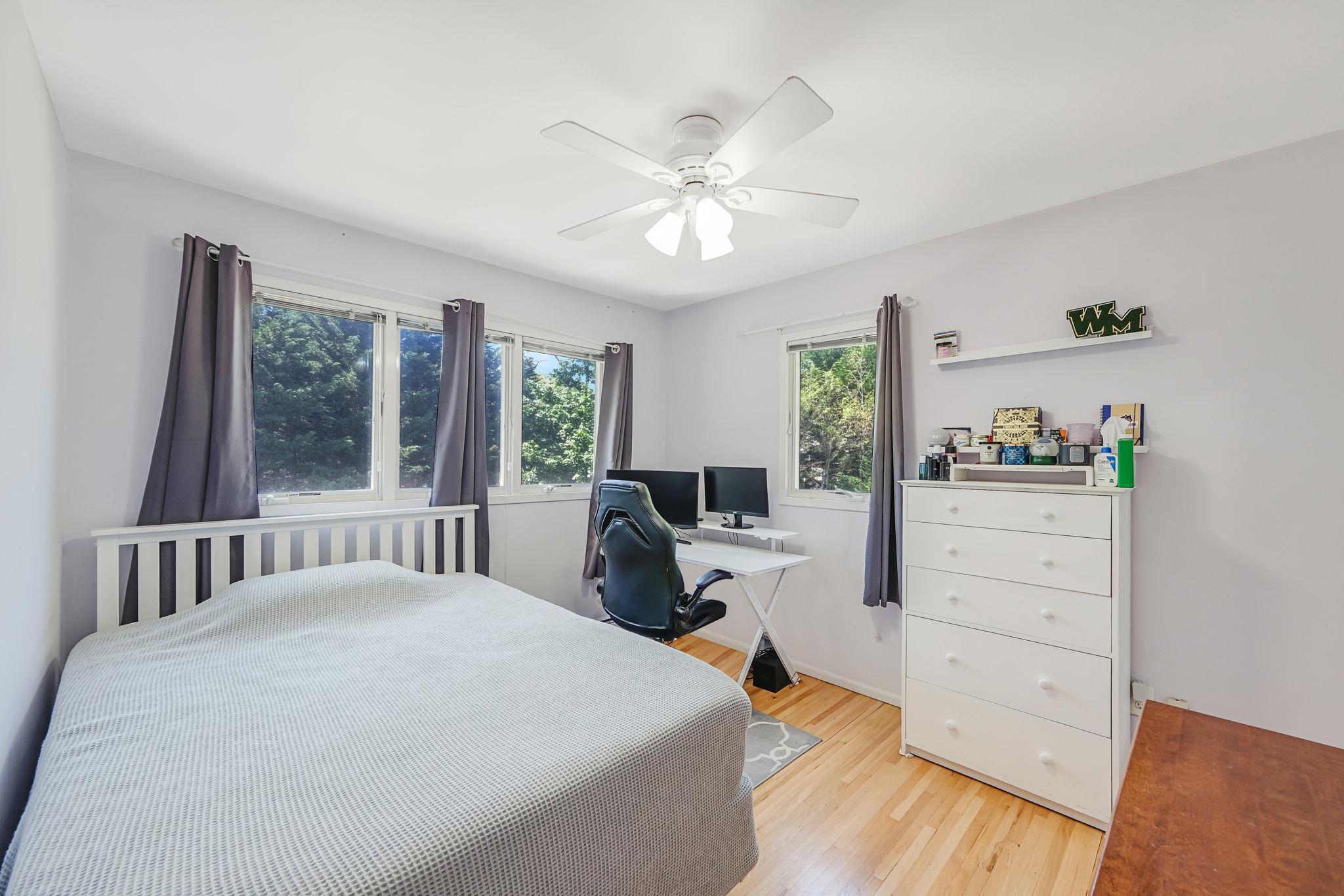 Single Family Blinker Light  Suffolk County, NY 11790, MLS-867479-43