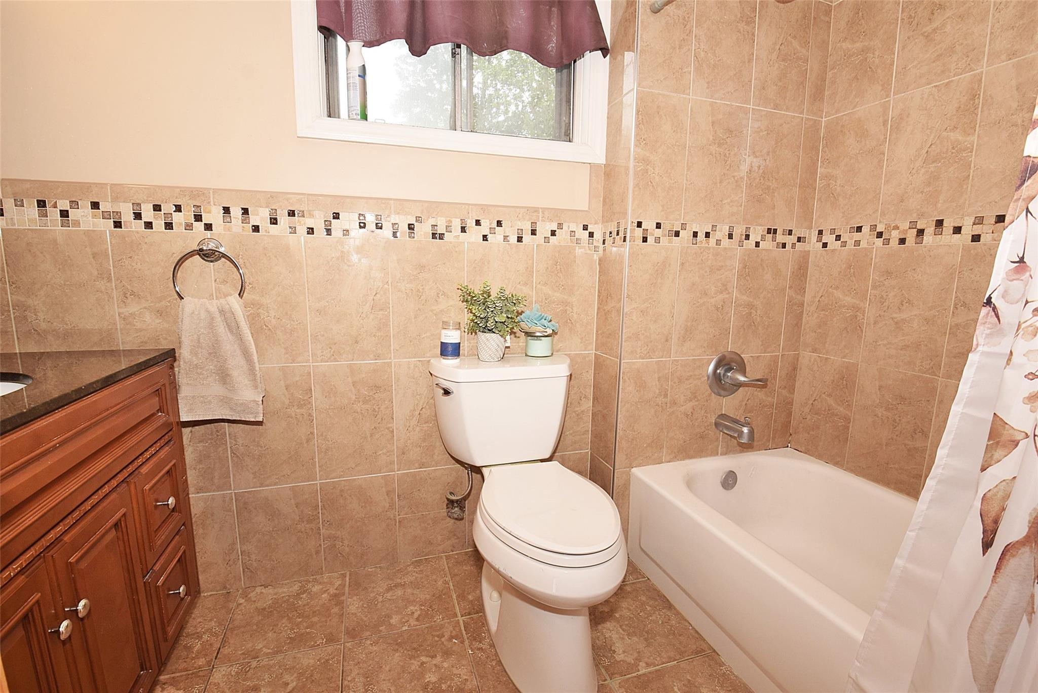 Single Family Walnut  Nassau County, NY 11791, MLS-867502-14