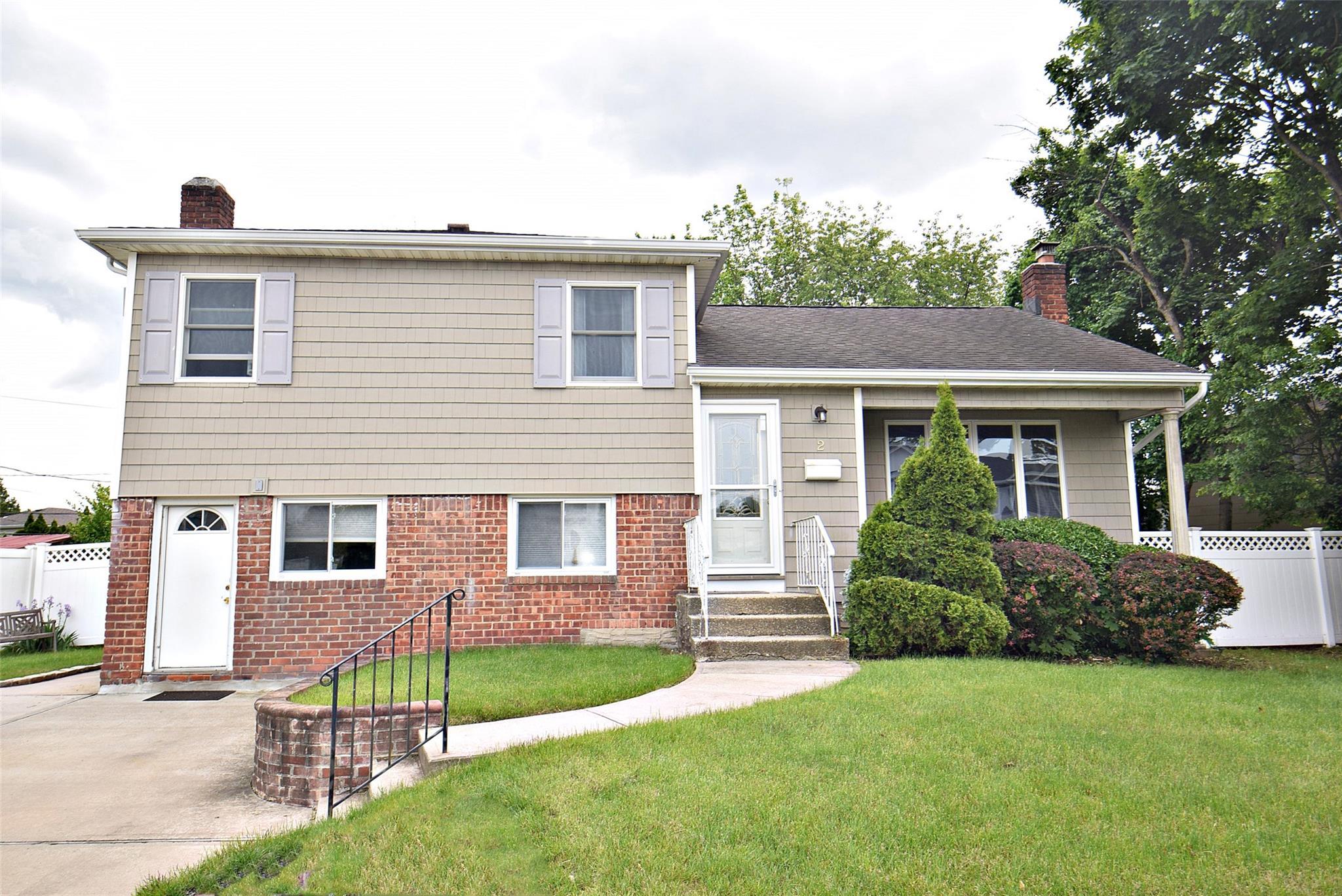 Single Family Walnut  Nassau County, NY 11791, MLS-867502-2
