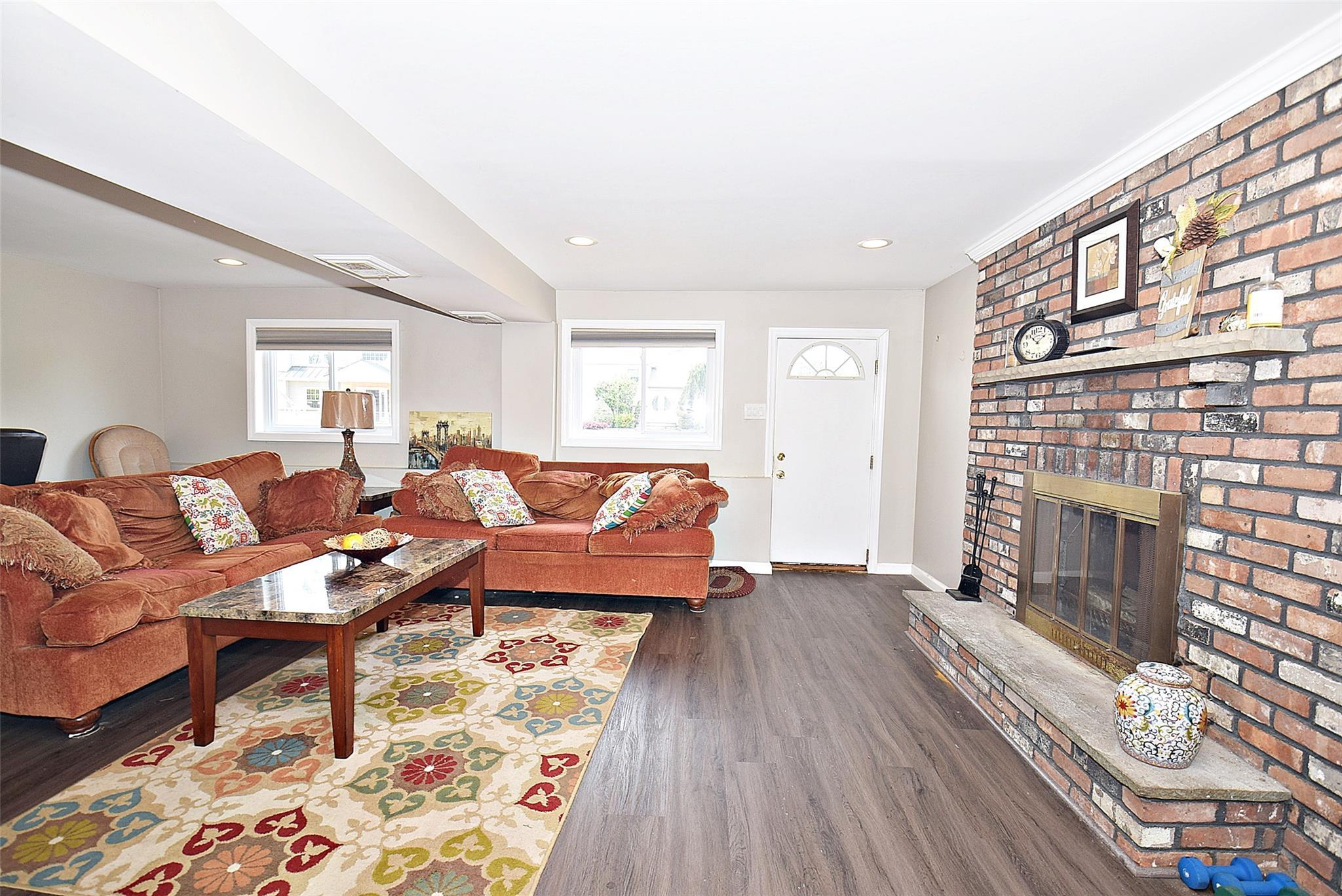 Single Family Walnut  Nassau County, NY 11791, MLS-867502-20
