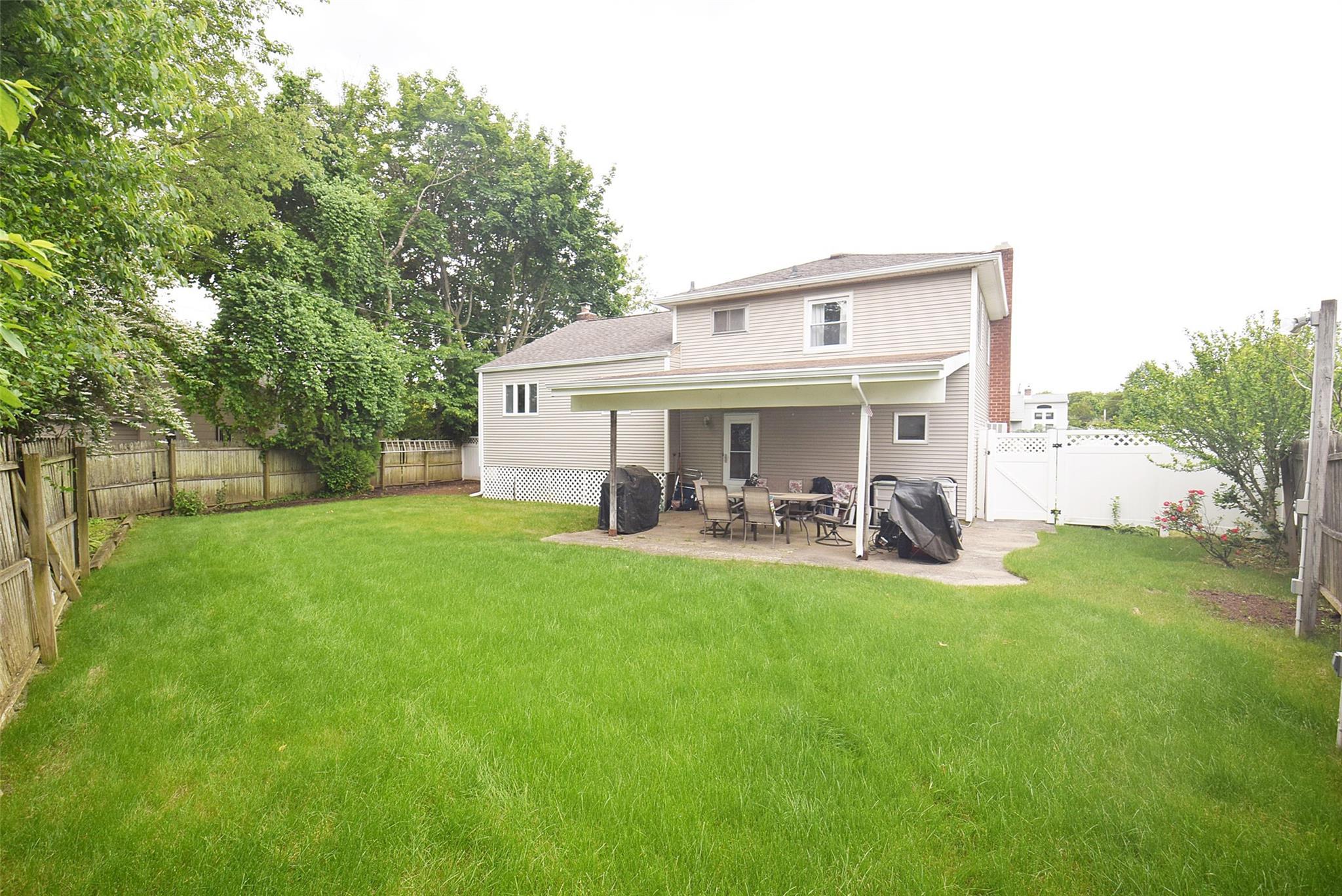 Single Family Walnut  Nassau County, NY 11791, MLS-867502-23