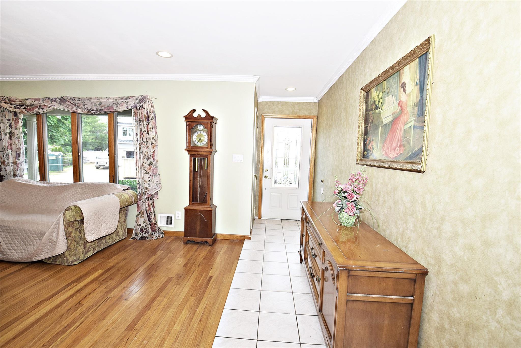 Single Family Walnut  Nassau County, NY 11791, MLS-867502-3
