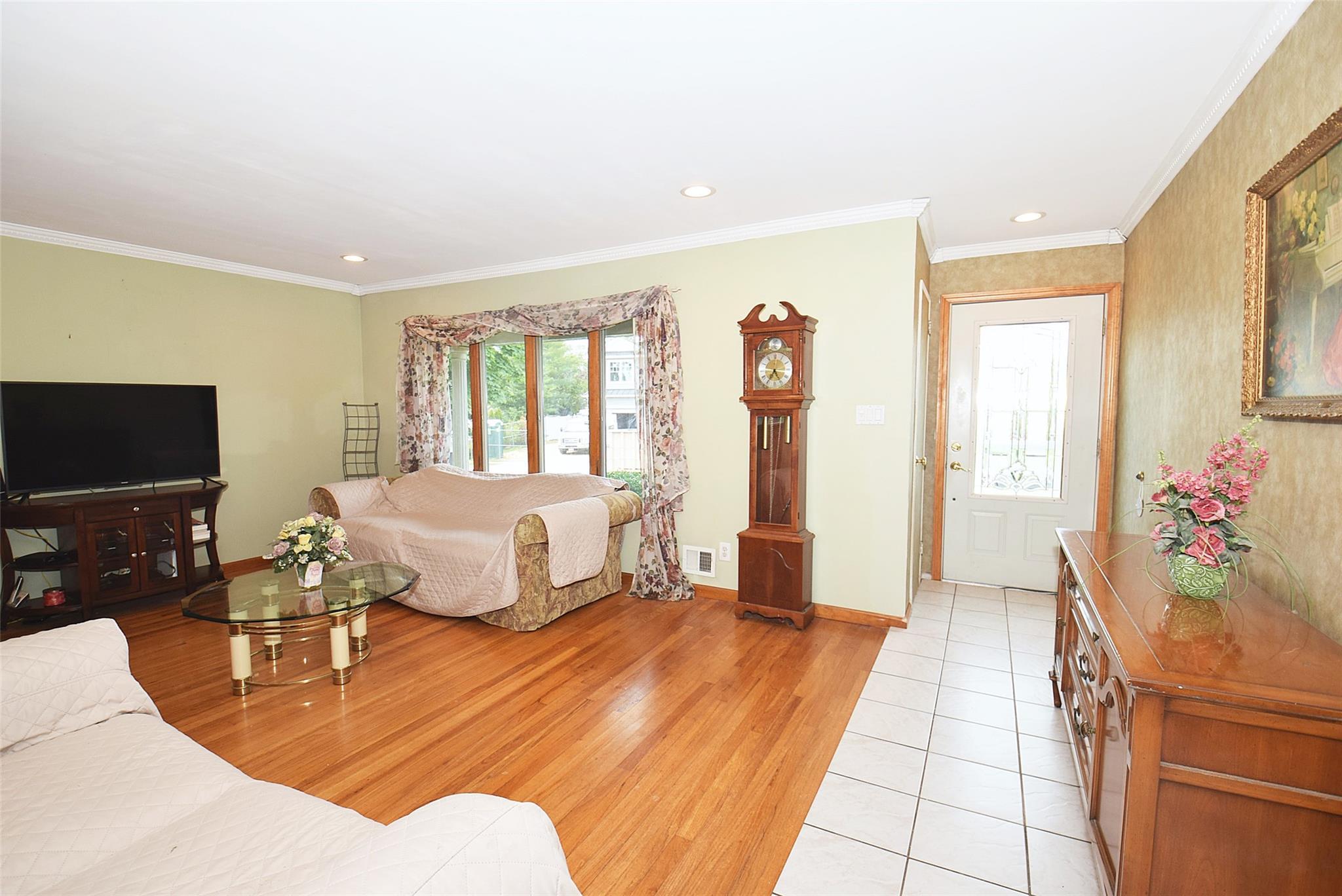 Single Family Walnut  Nassau County, NY 11791, MLS-867502-4