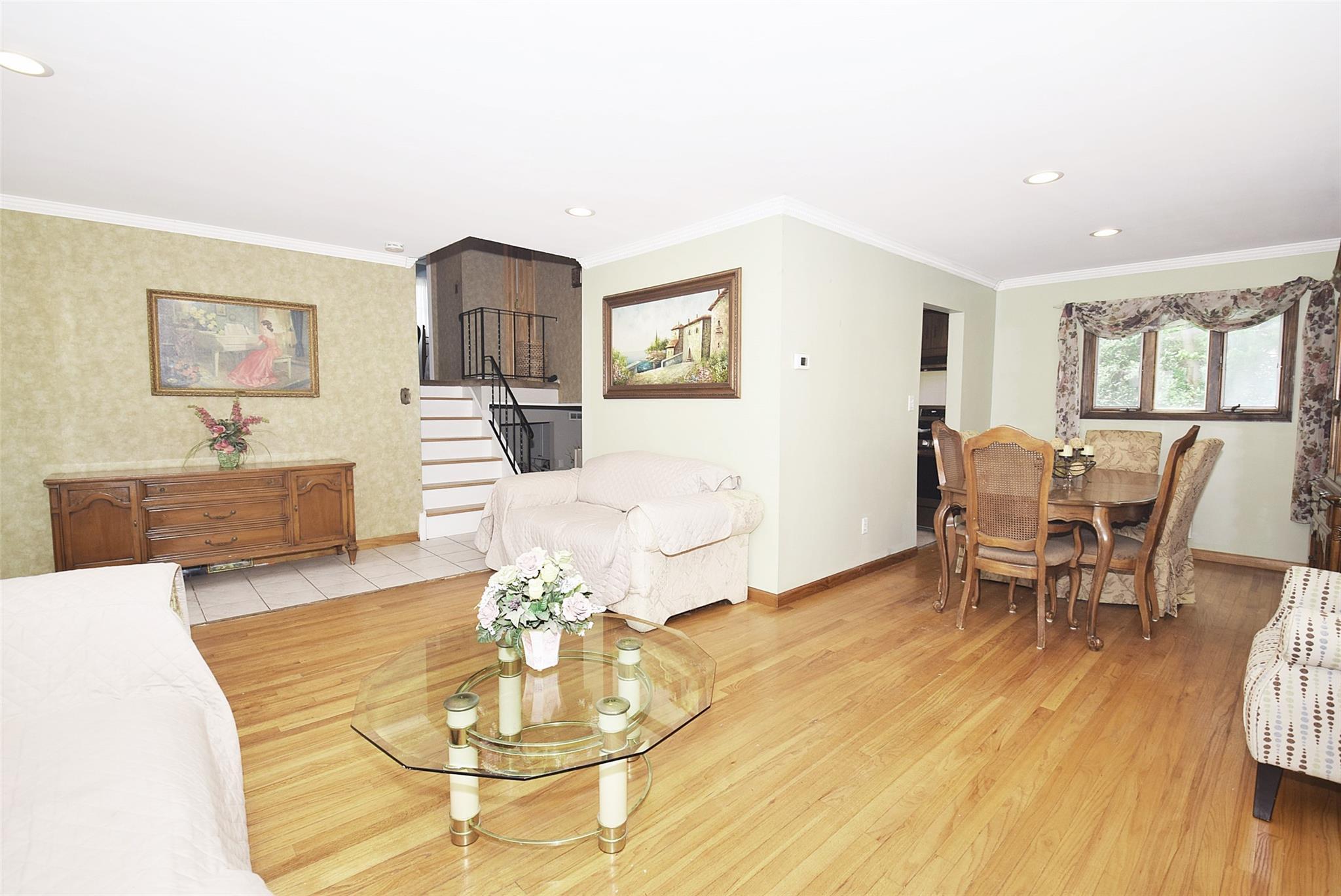 Single Family Walnut  Nassau County, NY 11791, MLS-867502-7