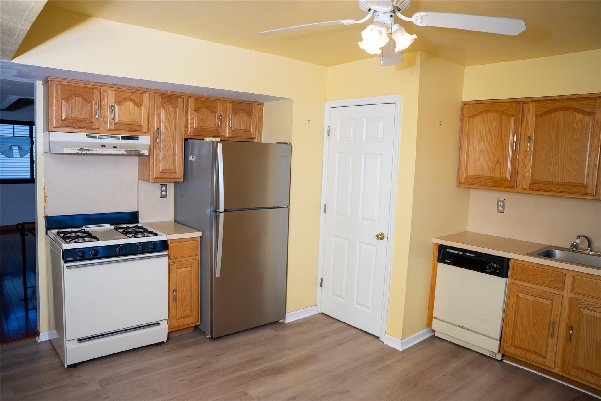 Single Family Charles Place  Staten Island, NY 10303, MLS-867510-20