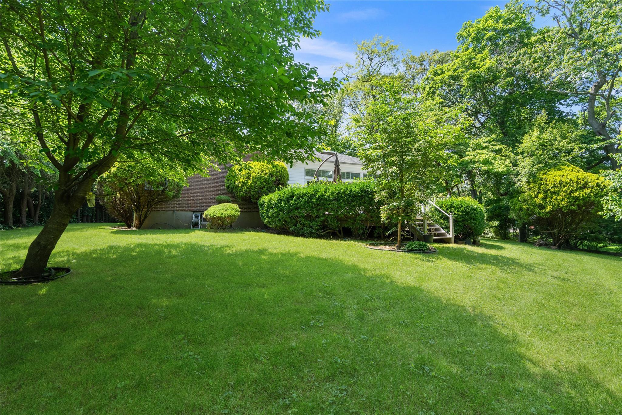 Single Family The Birches  Nassau County, NY 11576, MLS-867570-23
