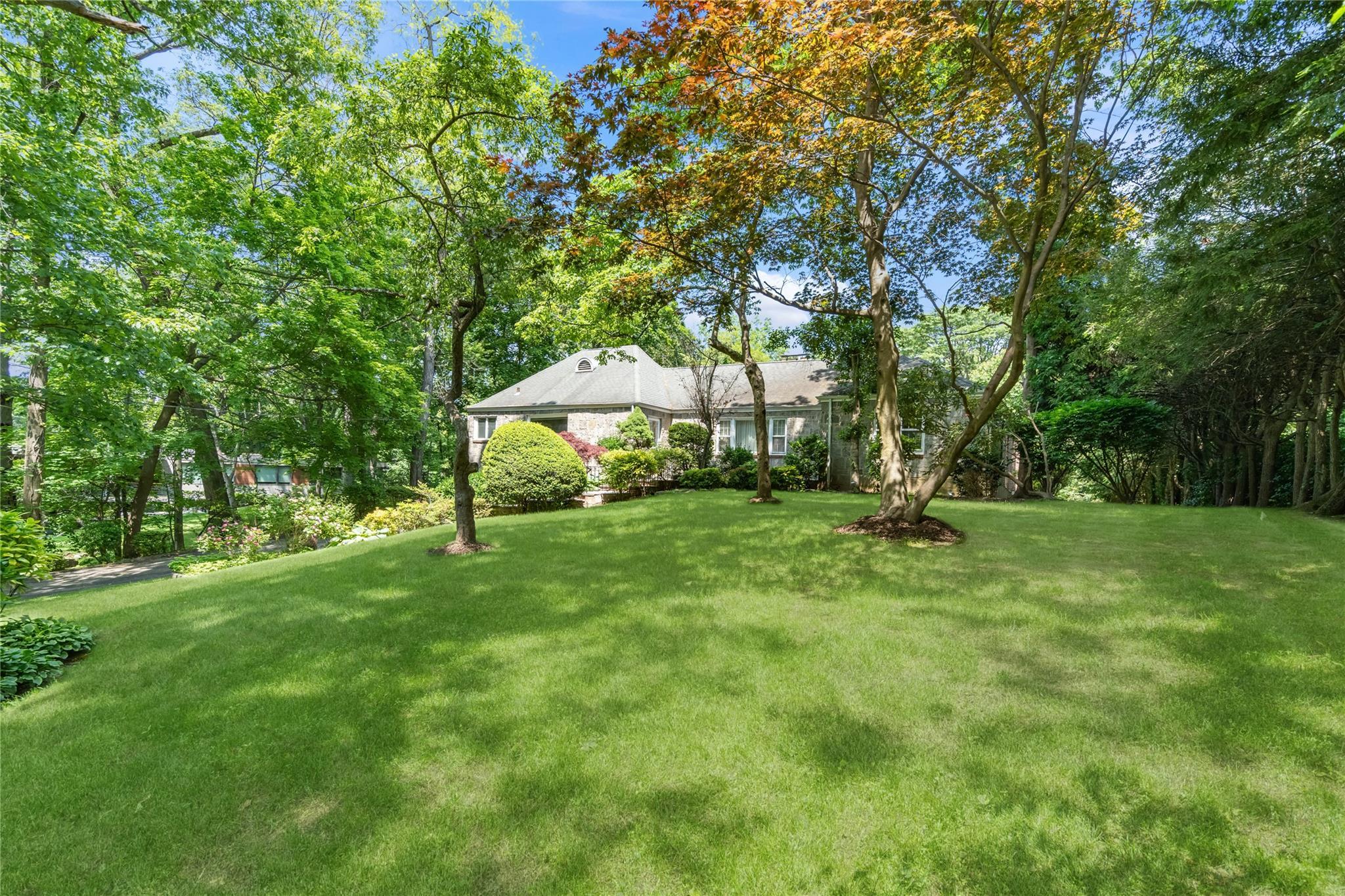 Single Family The Birches  Nassau County, NY 11576, MLS-867570-4