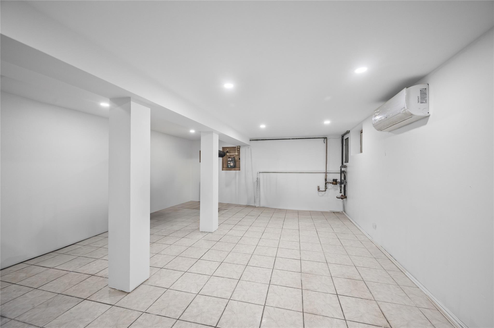 Single Family 85th  Queens, NY 11418, MLS-867579-25