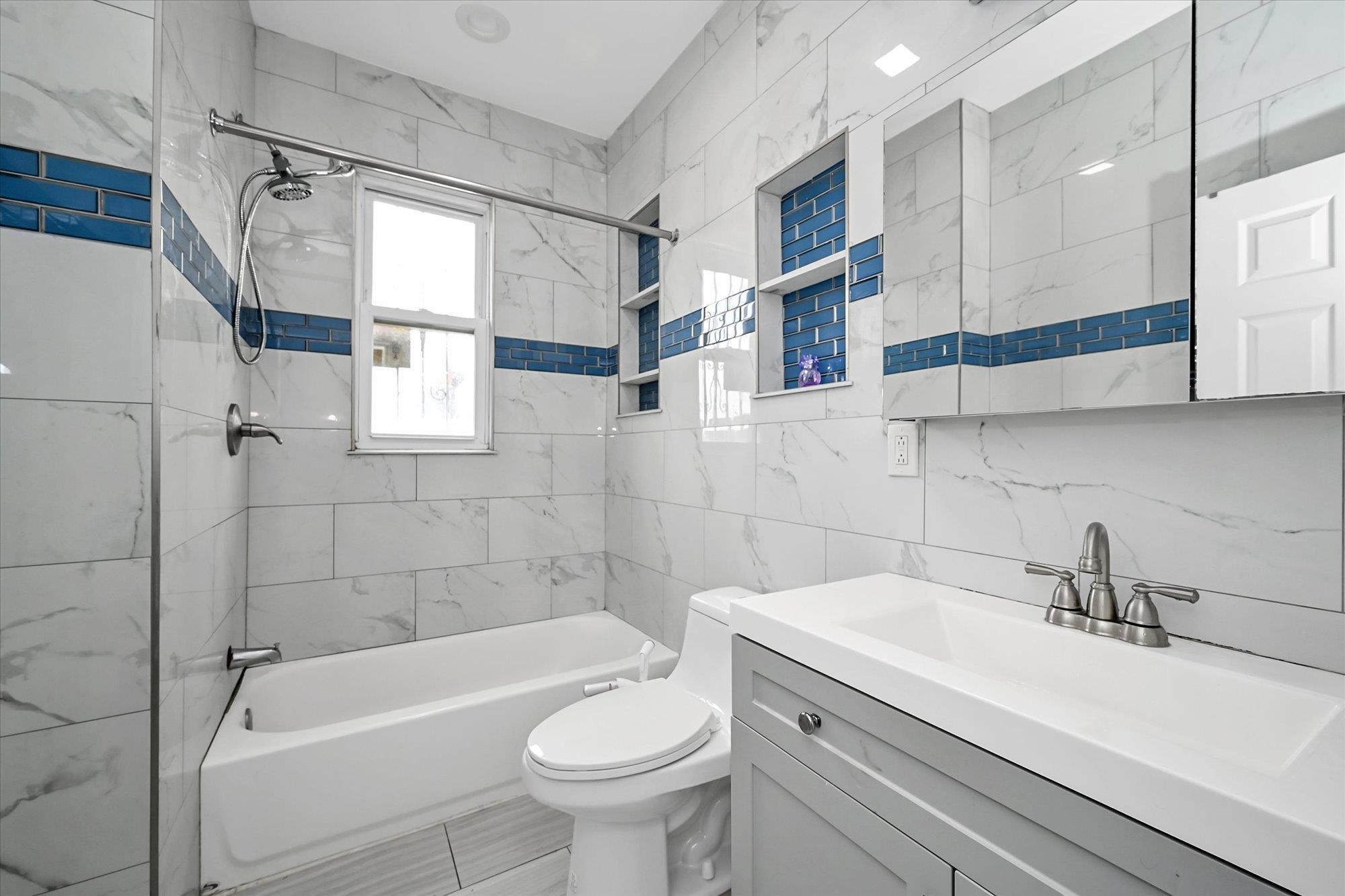 Single Family Mcintosh  Queens, NY 11369, MLS-867586-16