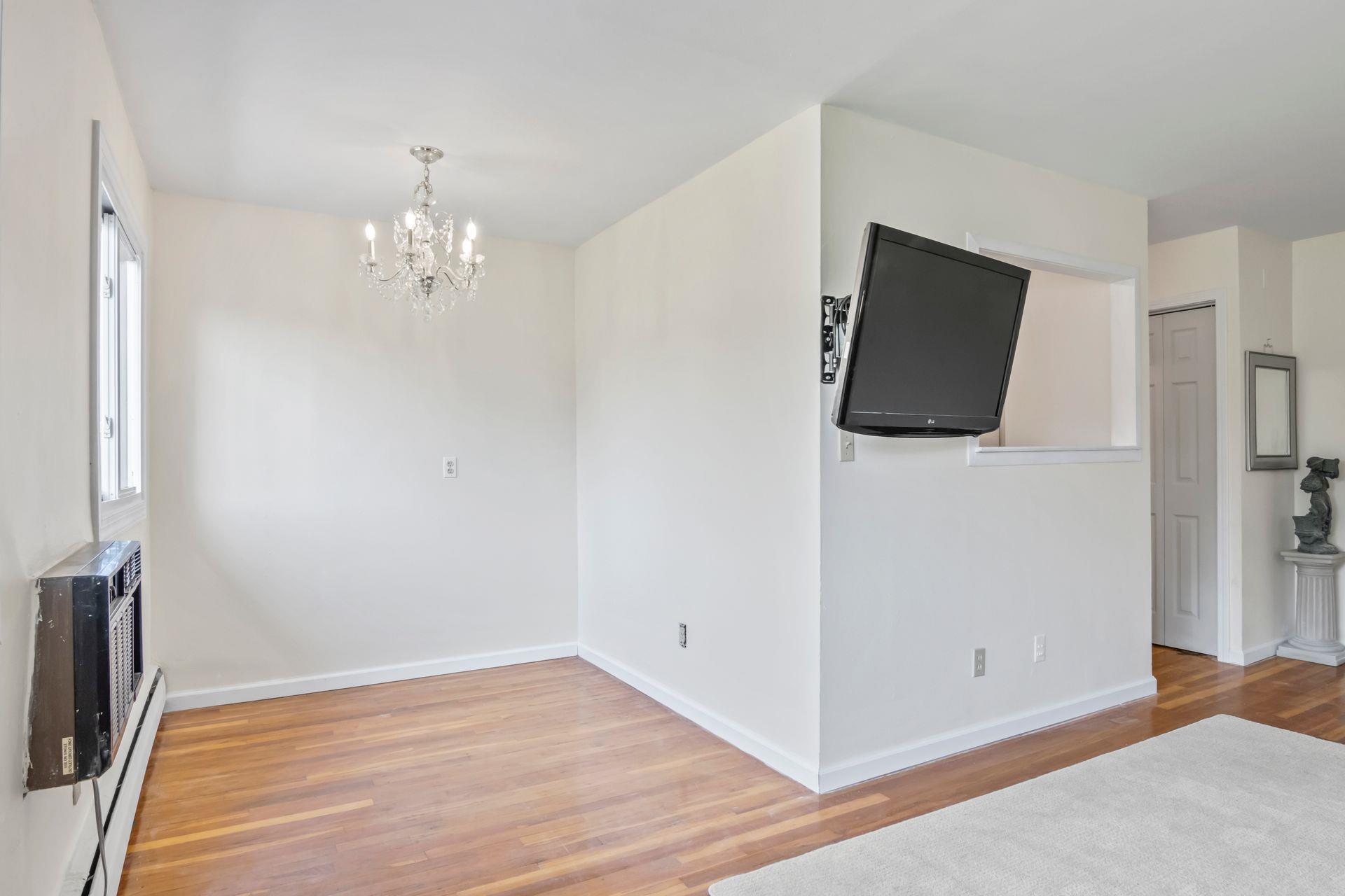 Coop Route 111  Suffolk County, NY 11787, MLS-867624-9