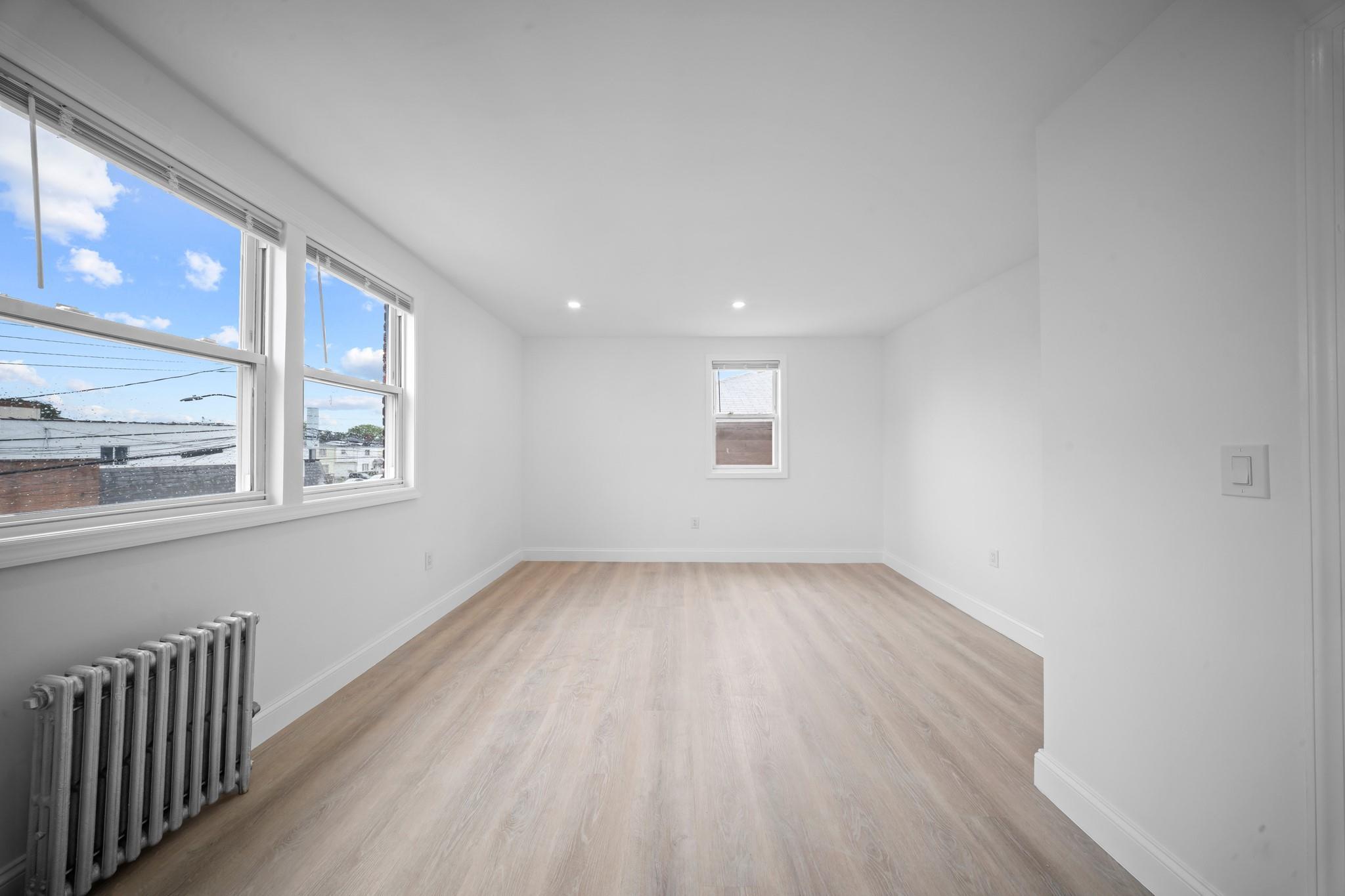 Single Family 204th  Queens, NY 11412, MLS-867628-10