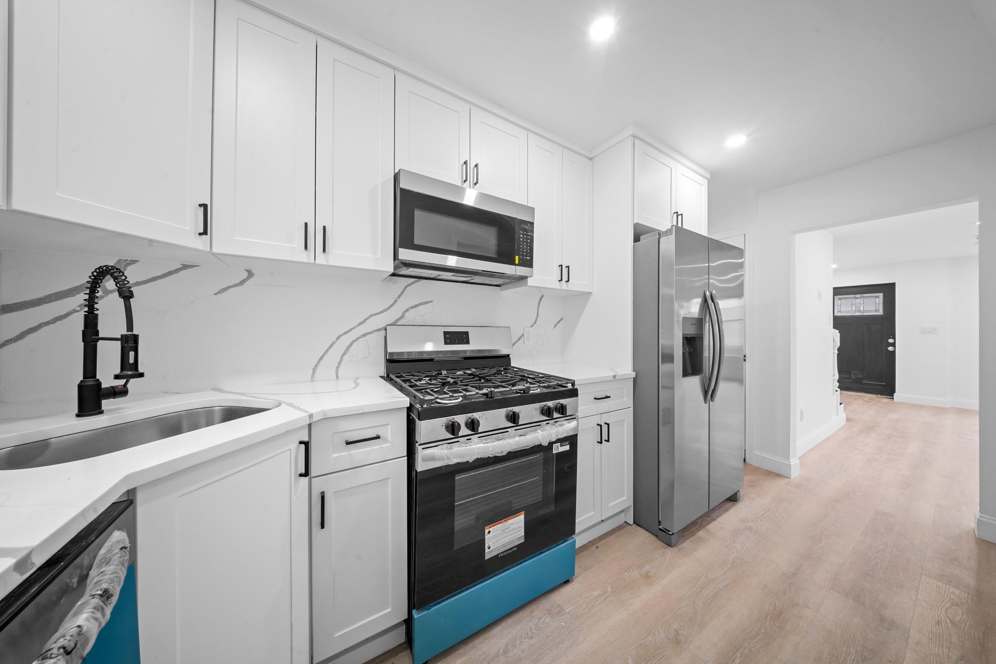 Single Family 204th  Queens, NY 11412, MLS-867628-3