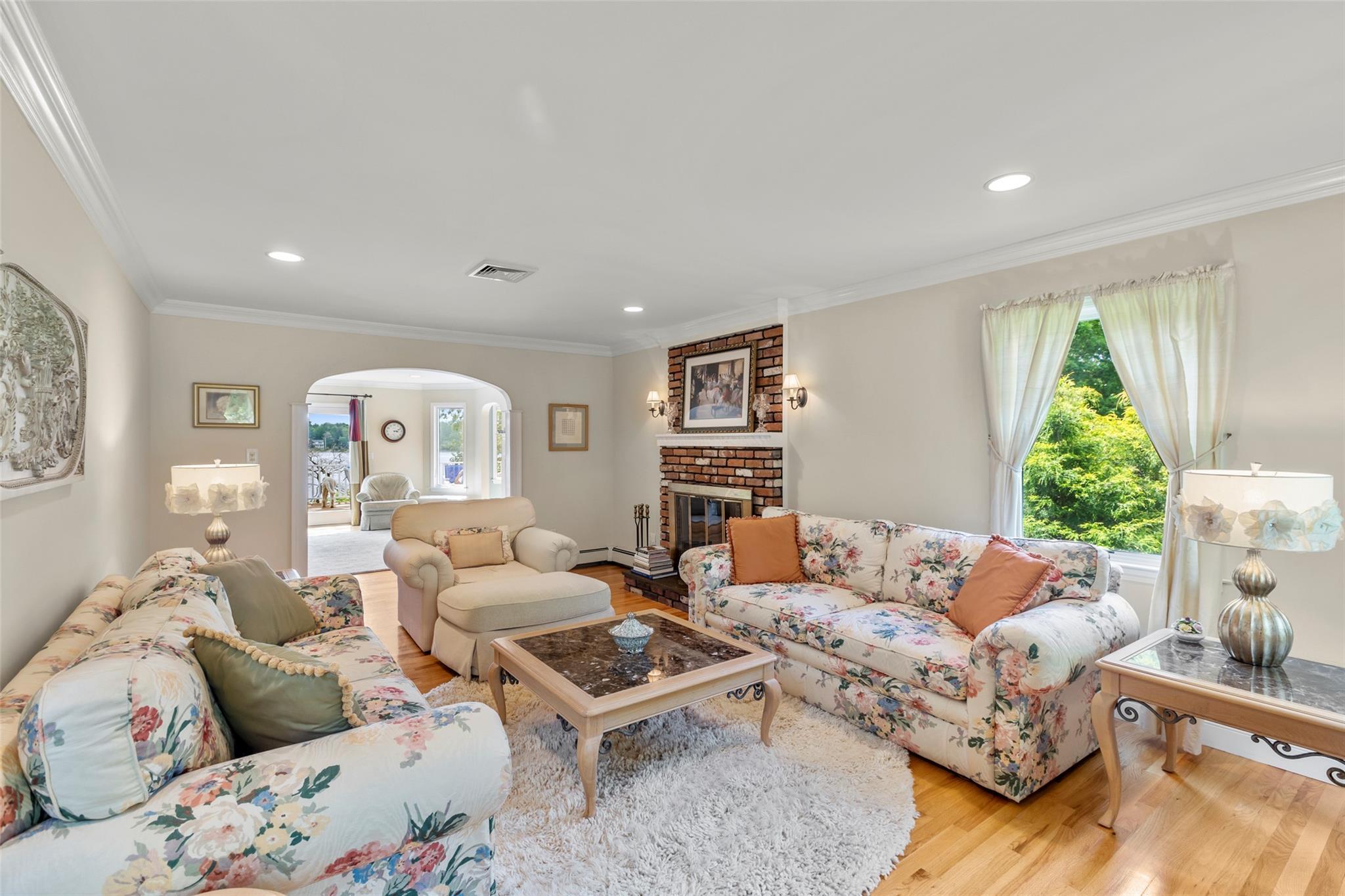 Single Family Youngs  Suffolk County, NY 11733, MLS-867649-11