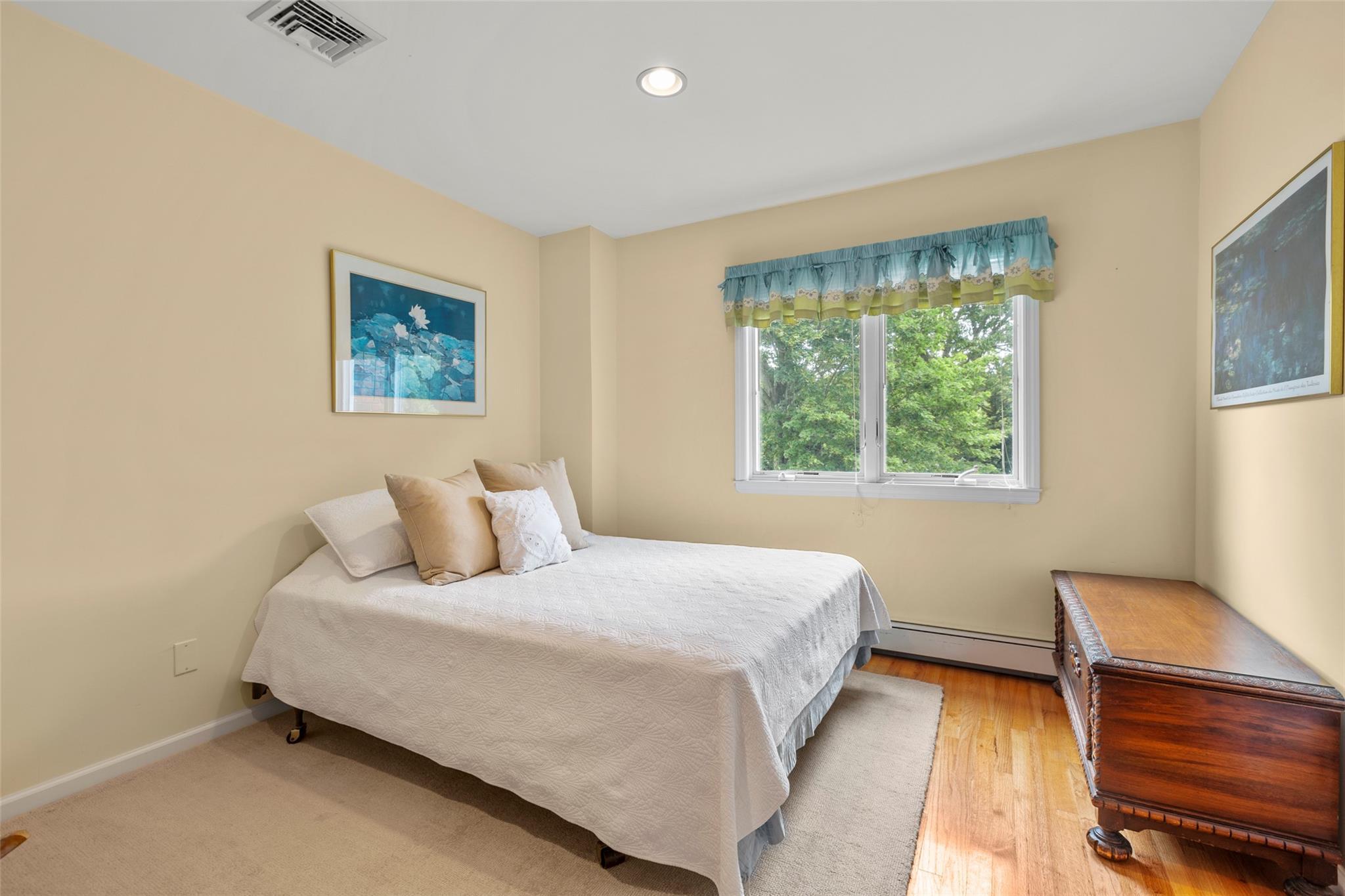 Single Family Youngs  Suffolk County, NY 11733, MLS-867649-24