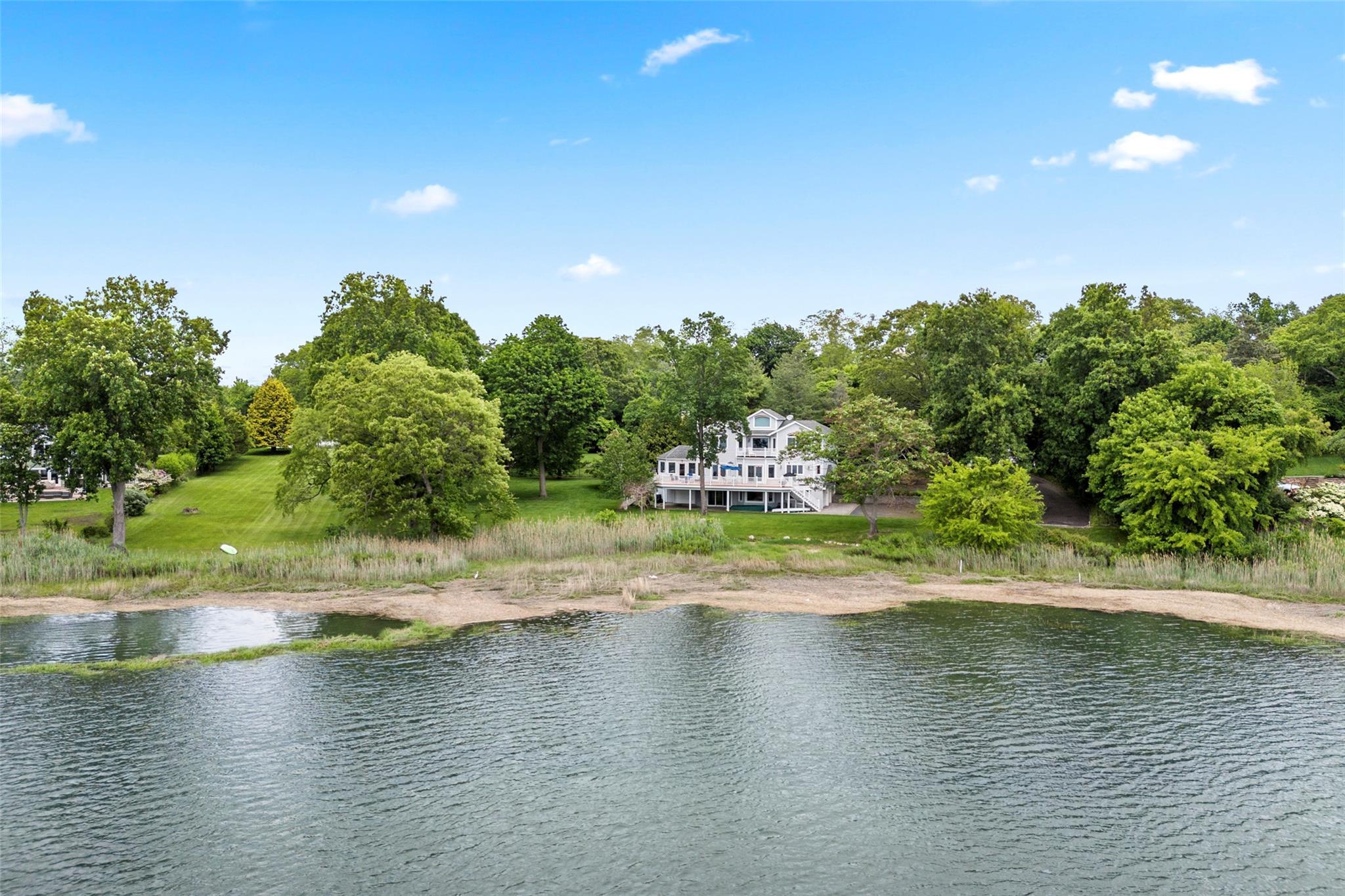Single Family Youngs  Suffolk County, NY 11733, MLS-867649-34