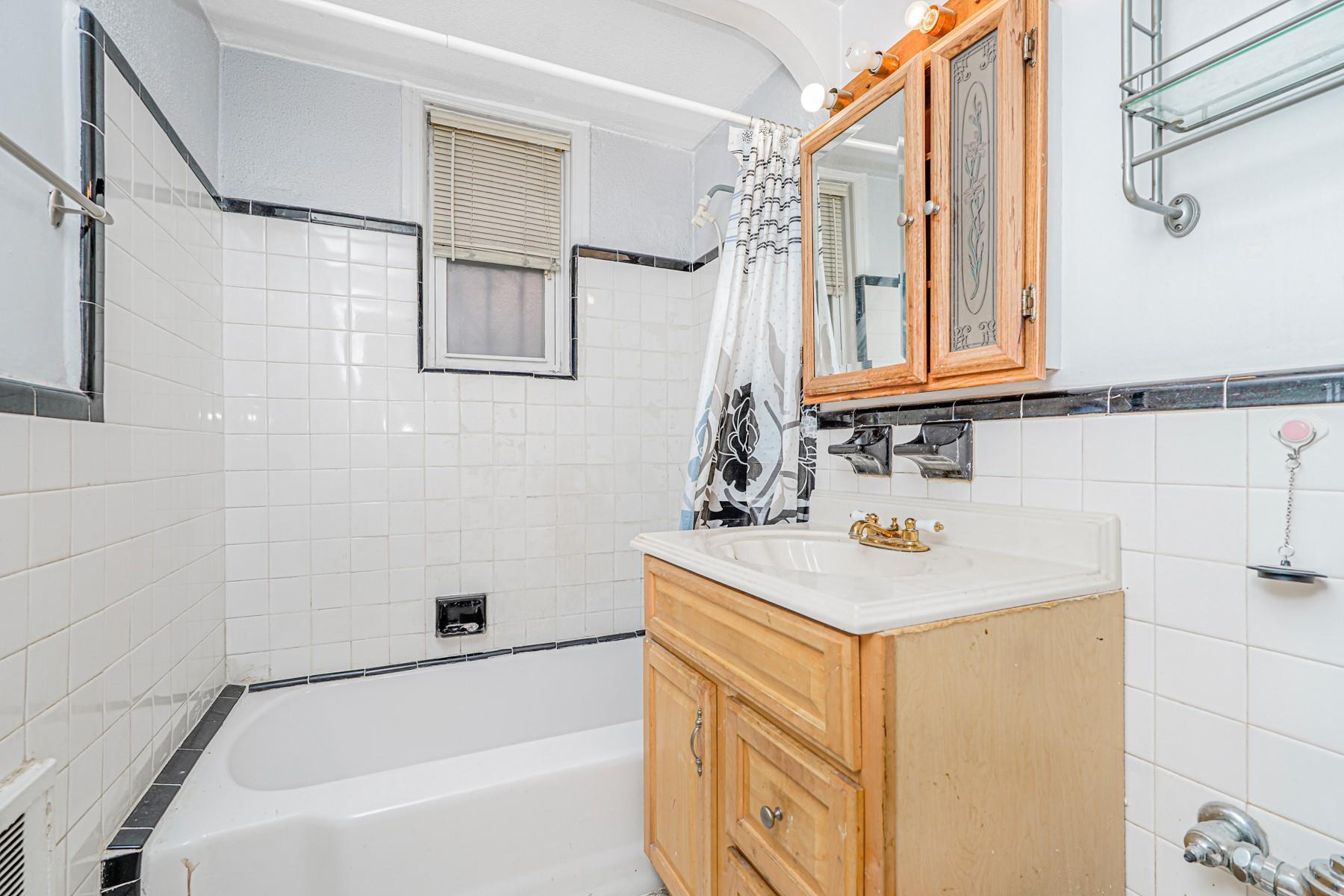 Single Family 36th  Brooklyn, NY 11234, MLS-867688-24