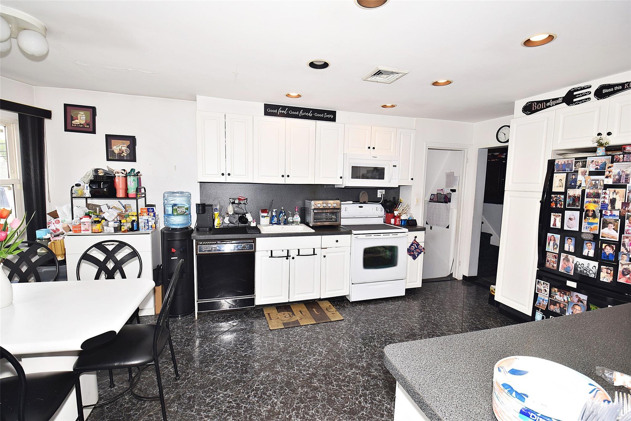 Single Family Hungry Harbor  Nassau County, NY 11581, MLS-867689-11