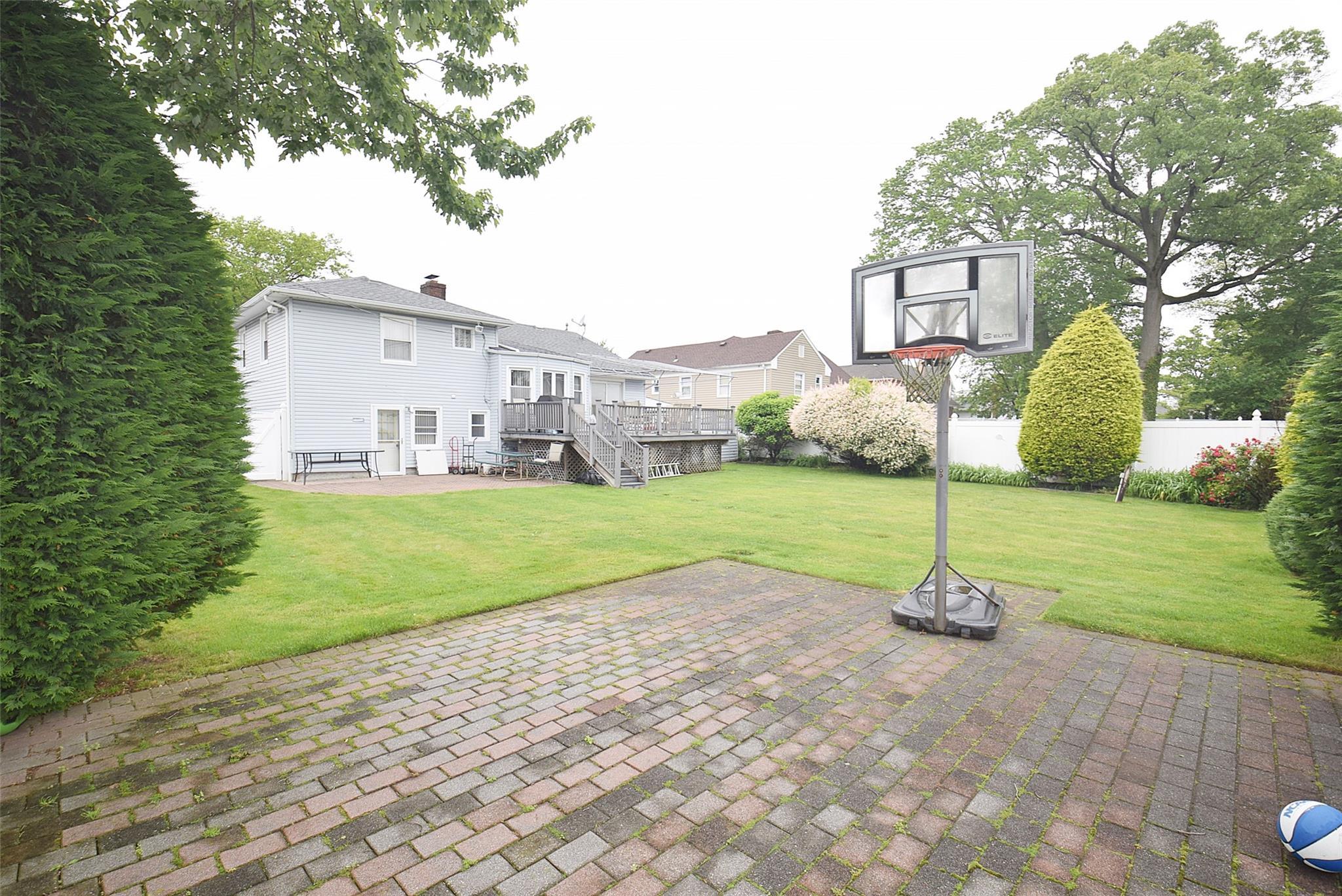 Single Family Hungry Harbor  Nassau County, NY 11581, MLS-867689-5