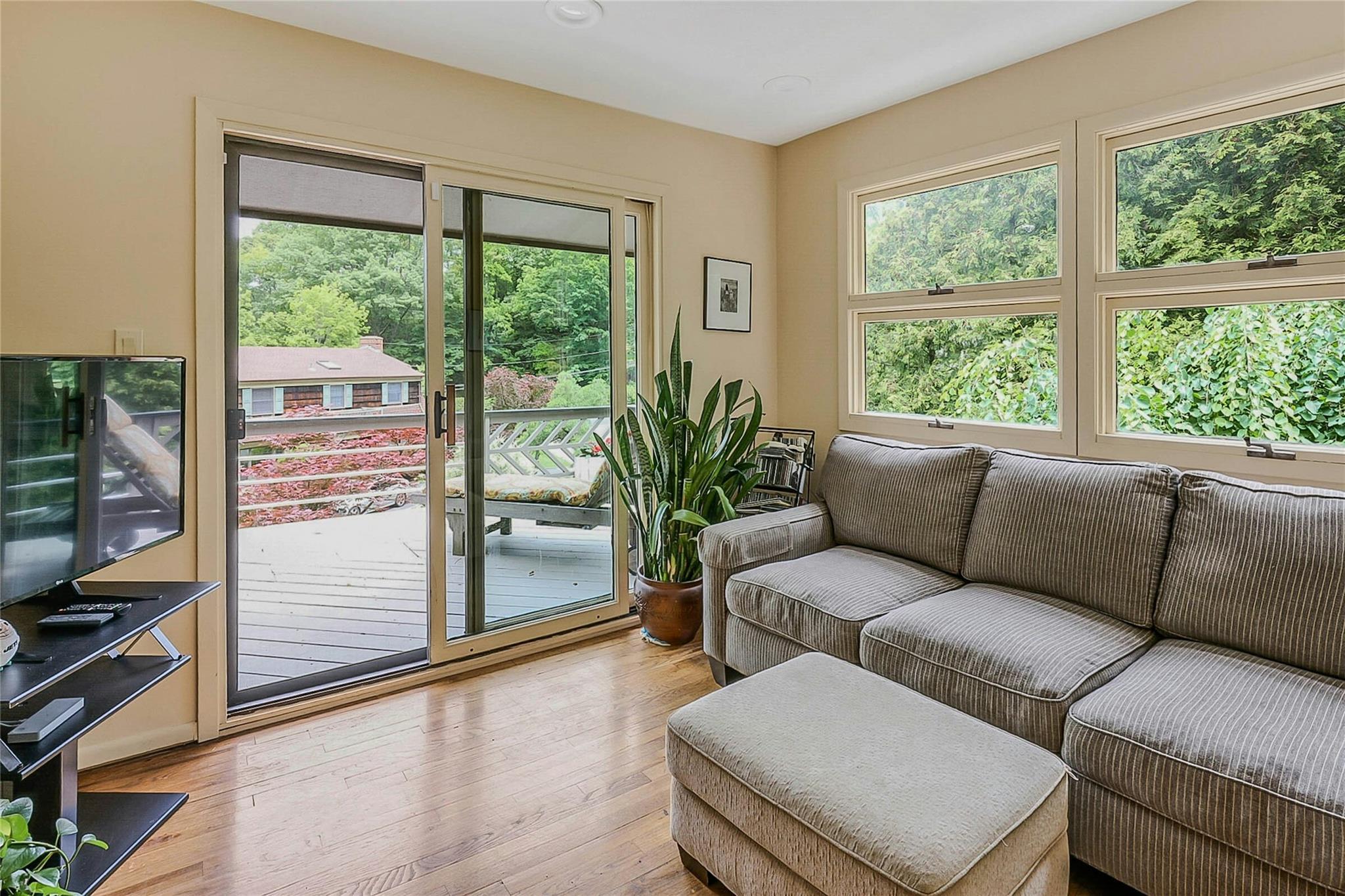 Single Family Laurel  Nassau County, NY 11579, MLS-867690-13