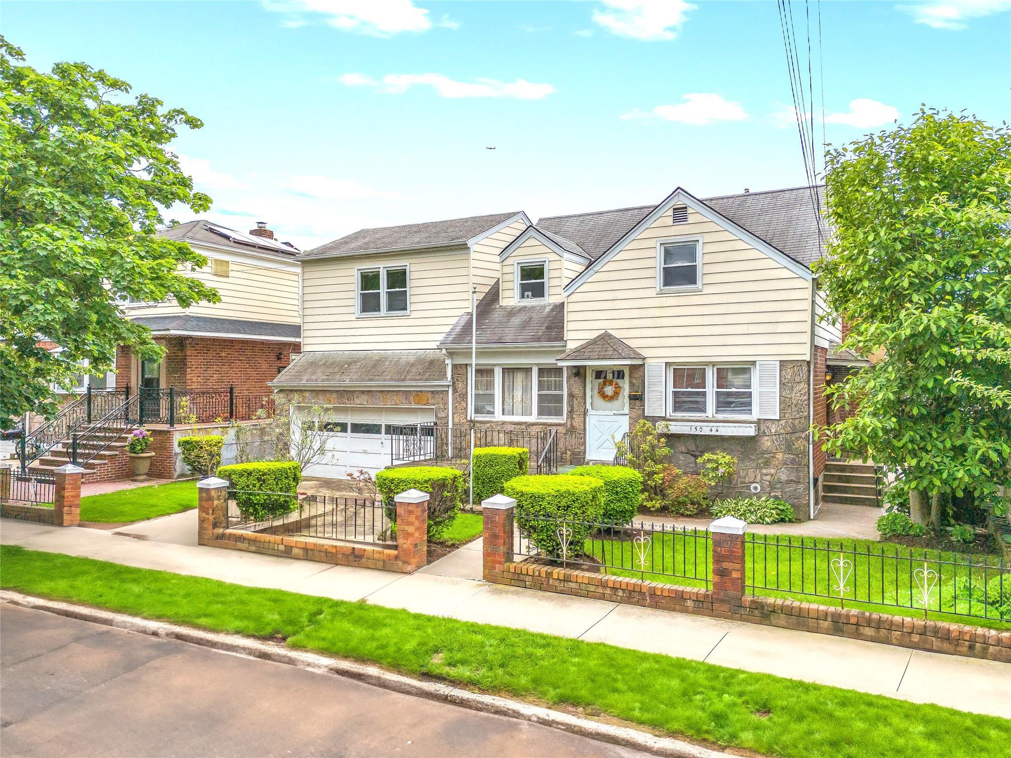 Single Family 23rd  Queens, NY 11357, MLS-867691-2