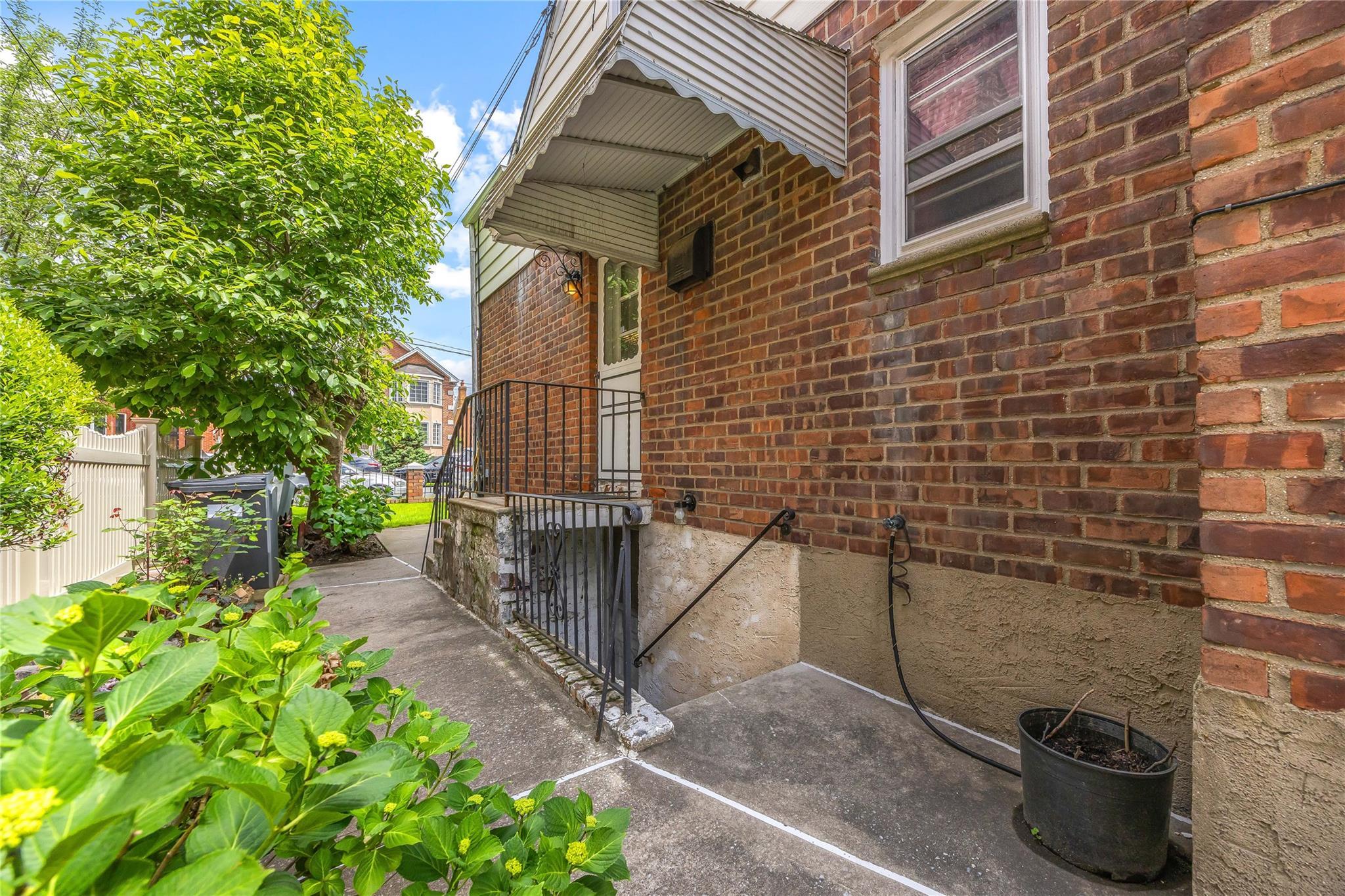 Single Family 23rd  Queens, NY 11357, MLS-867691-26