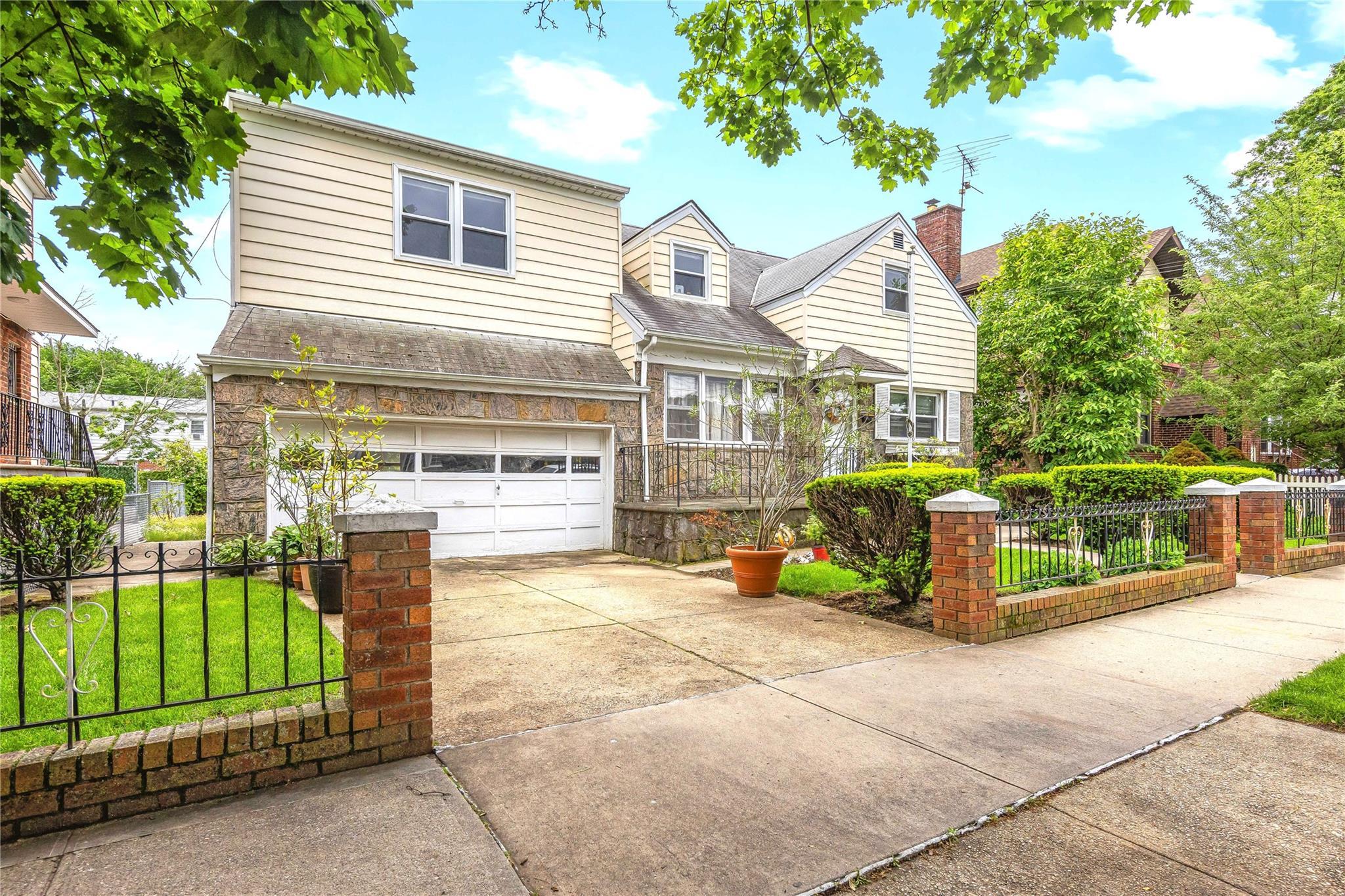 Single Family 23rd  Queens, NY 11357, MLS-867691-30