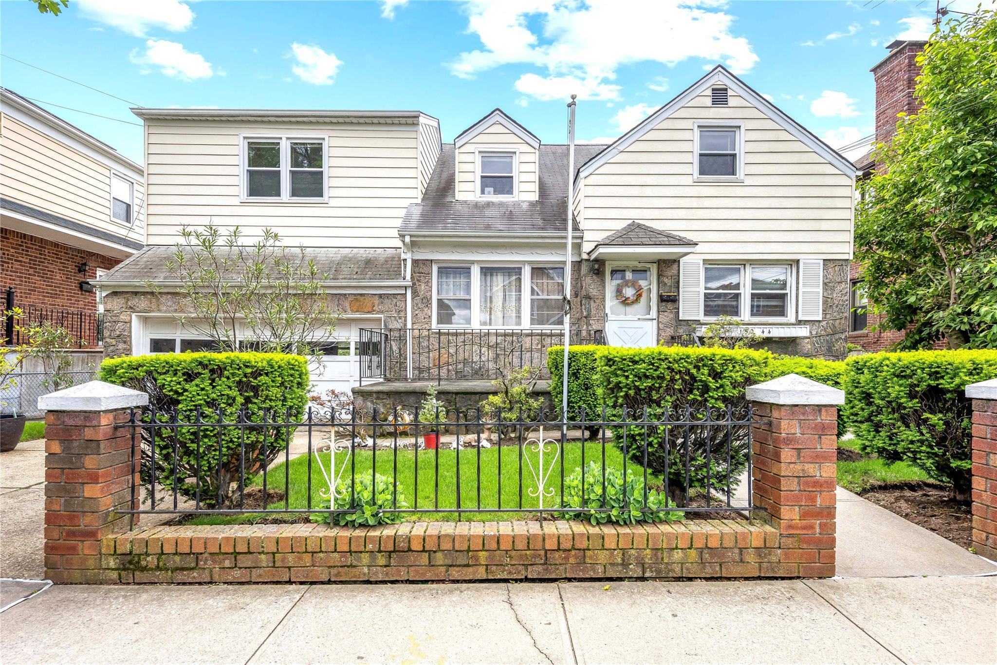Single Family 23rd  Queens, NY 11357, MLS-867691-31
