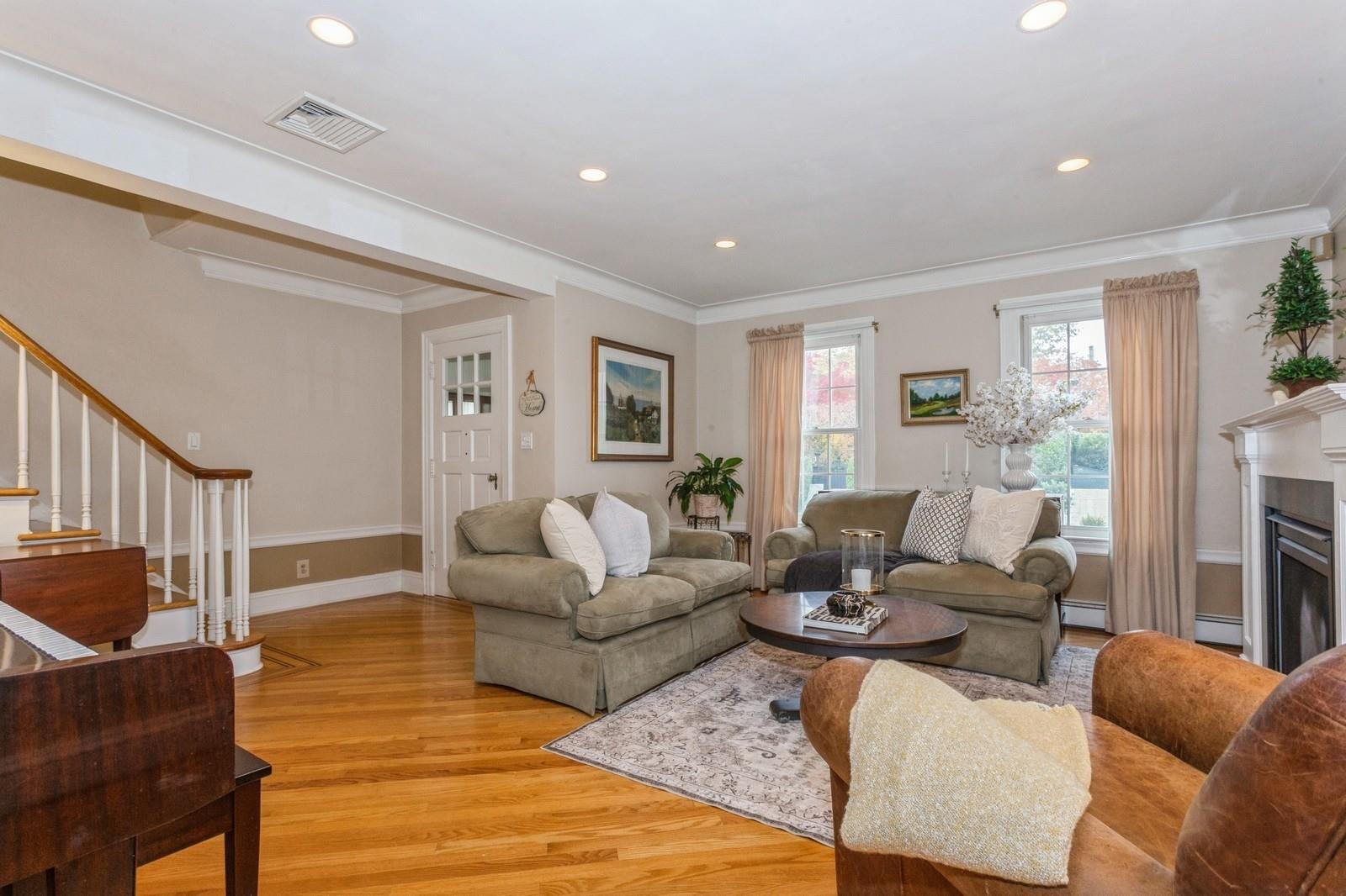 Single Family 5th Place  Nassau County, NY 11530, MLS-867709-5