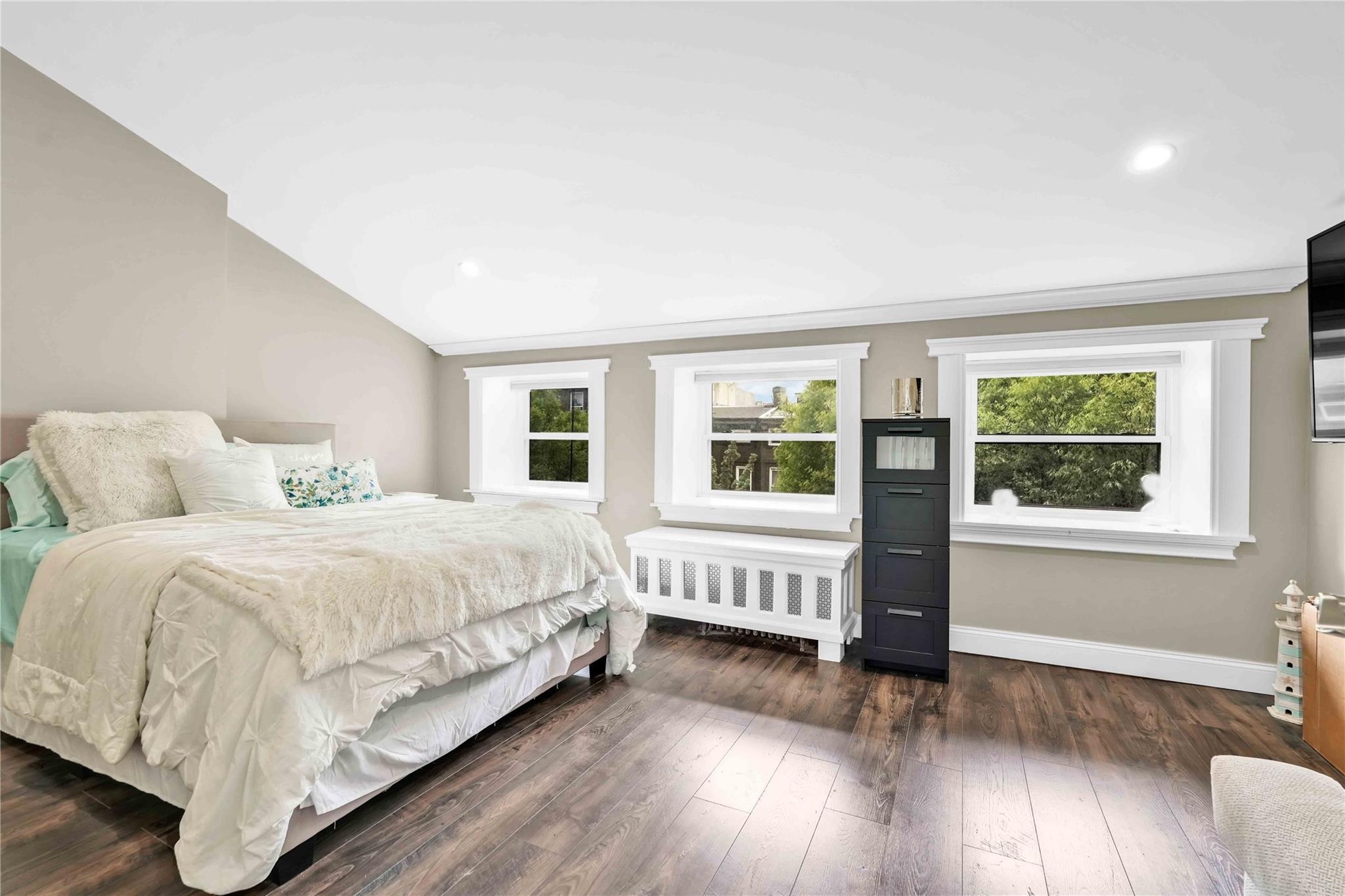 Single Family Monroe  Brooklyn, NY 11221, MLS-867710-24