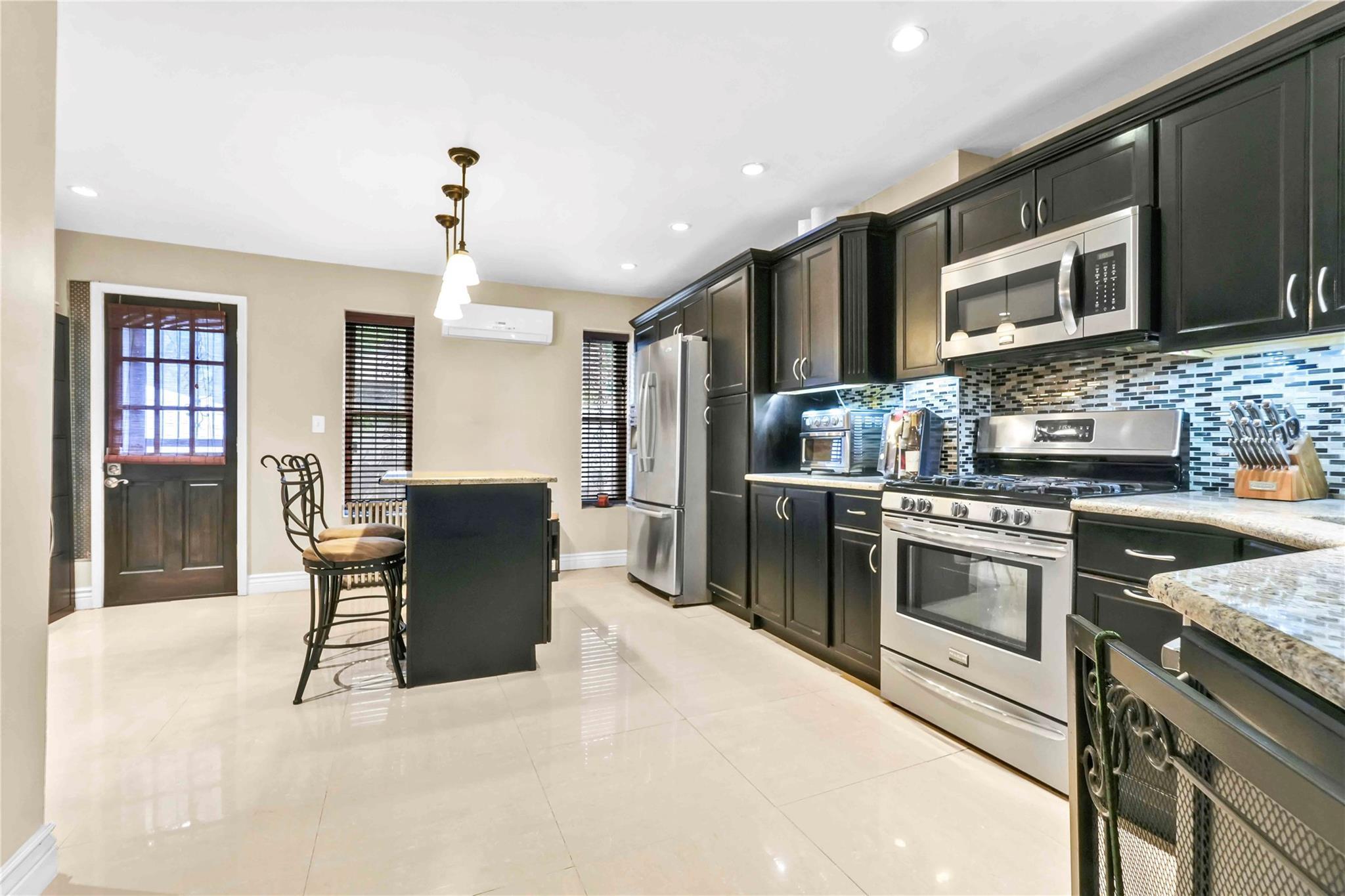 Single Family Monroe  Brooklyn, NY 11221, MLS-867710-33