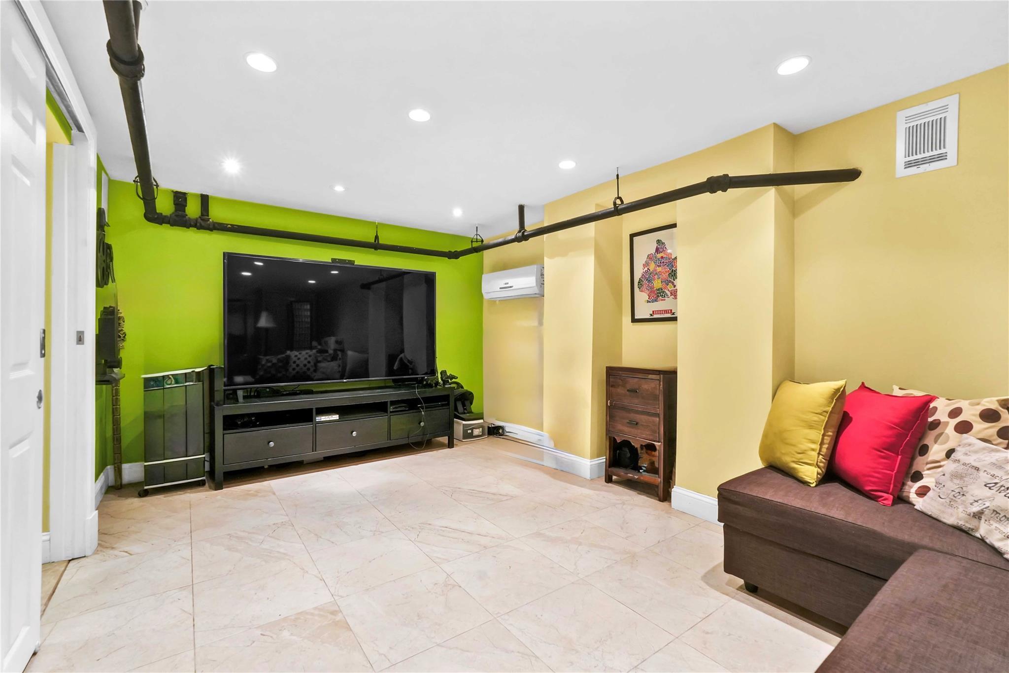 Single Family Monroe  Brooklyn, NY 11221, MLS-867710-44